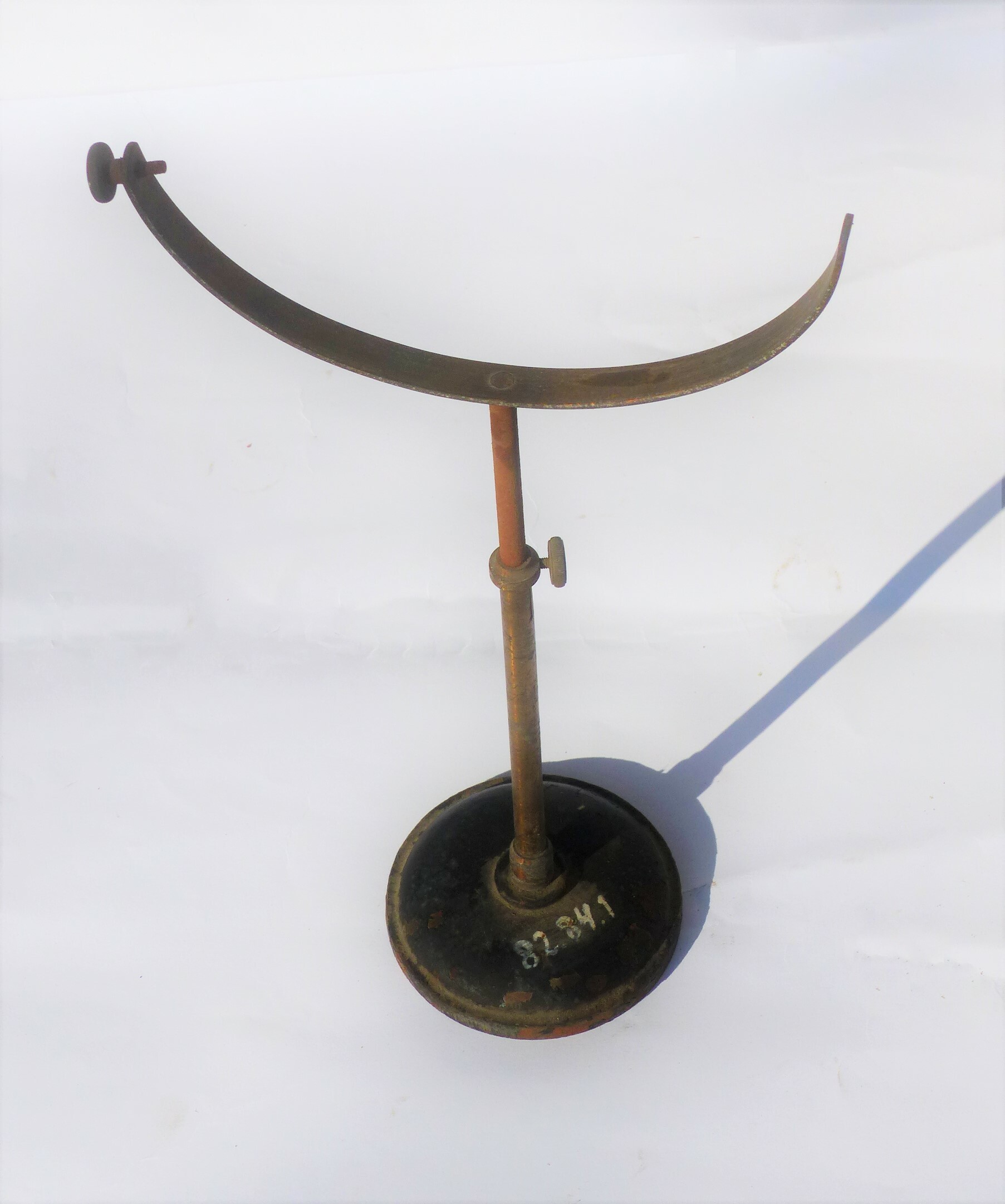 Optikai eszköz tartója kísérletekhez (Tapolcai Városi Múzeum CC BY-NC-SA)