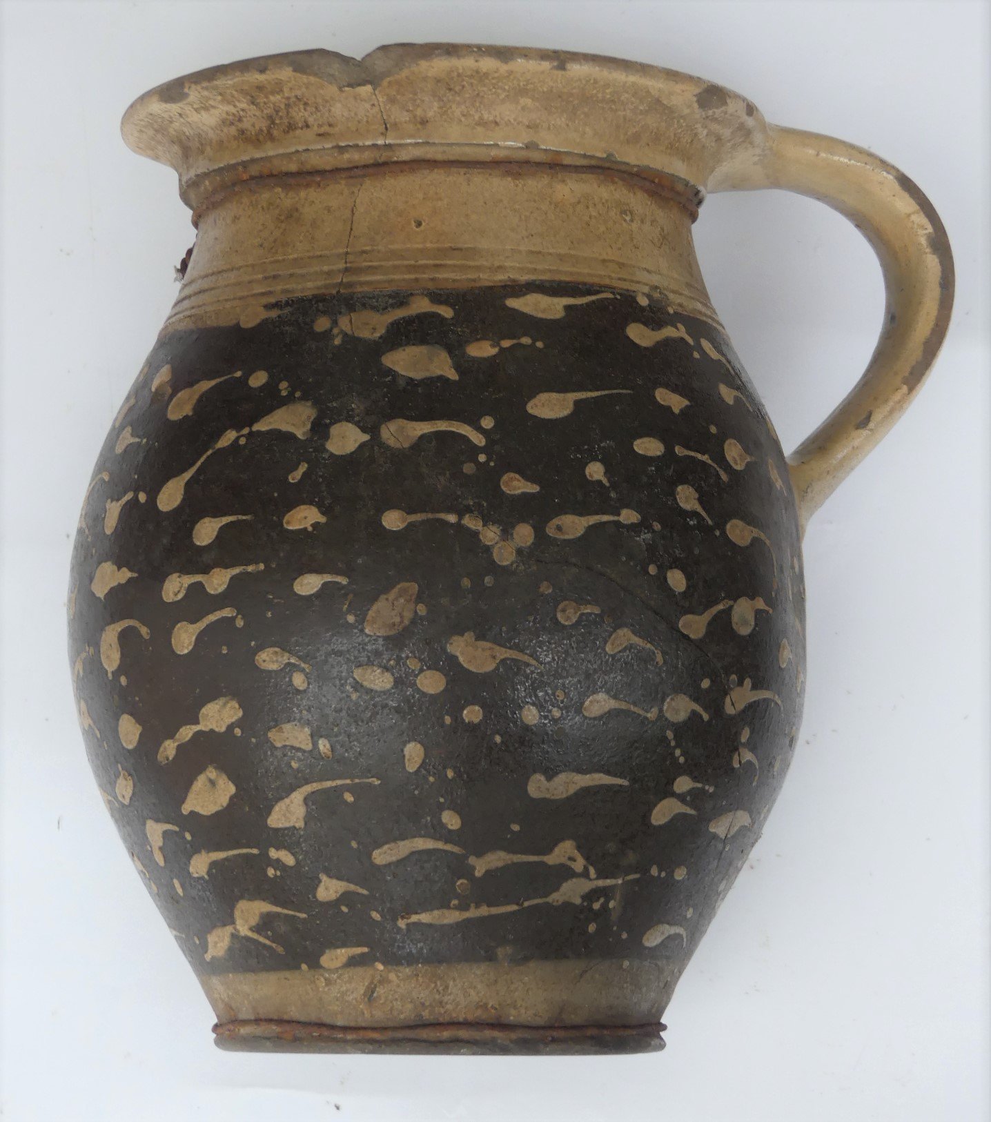 Keskenyfenekű fazék Nemesvitáról (Tapolcai Városi Múzeum CC BY-NC-SA)