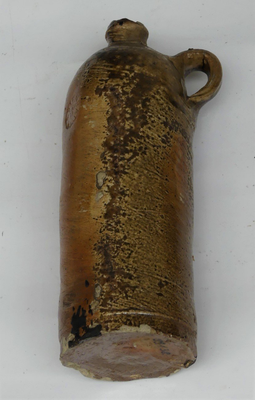Gyógyvizes cseréppalack Marienbadból (Tapolcai Városi Múzeum CC BY-NC-SA)