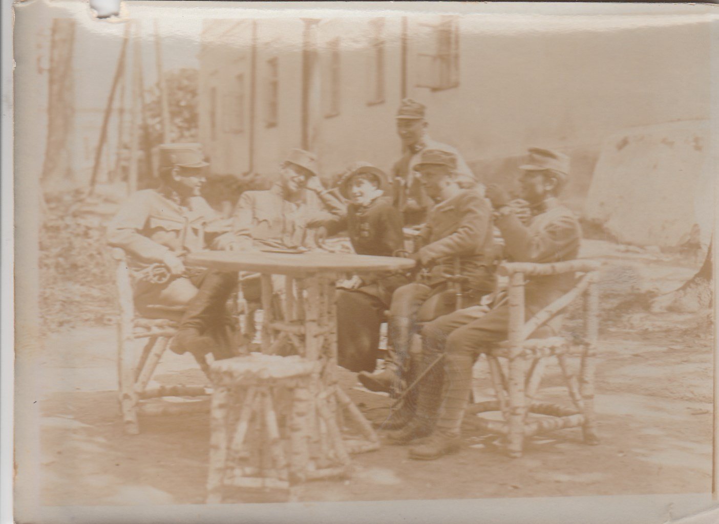 Katonai csoportkép 1915-ből (Tapolcai Városi Múzeum CC BY-NC-SA)