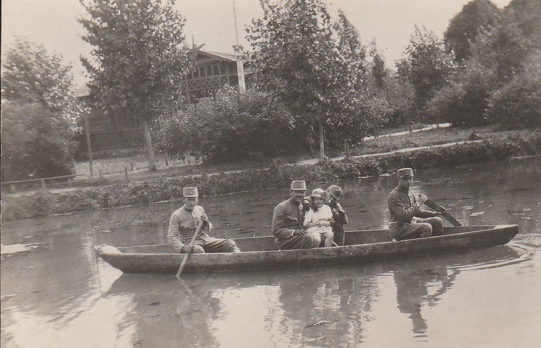 Csónakázás Cholmban (Tapolcai Városi Múzeum CC BY-NC-SA)