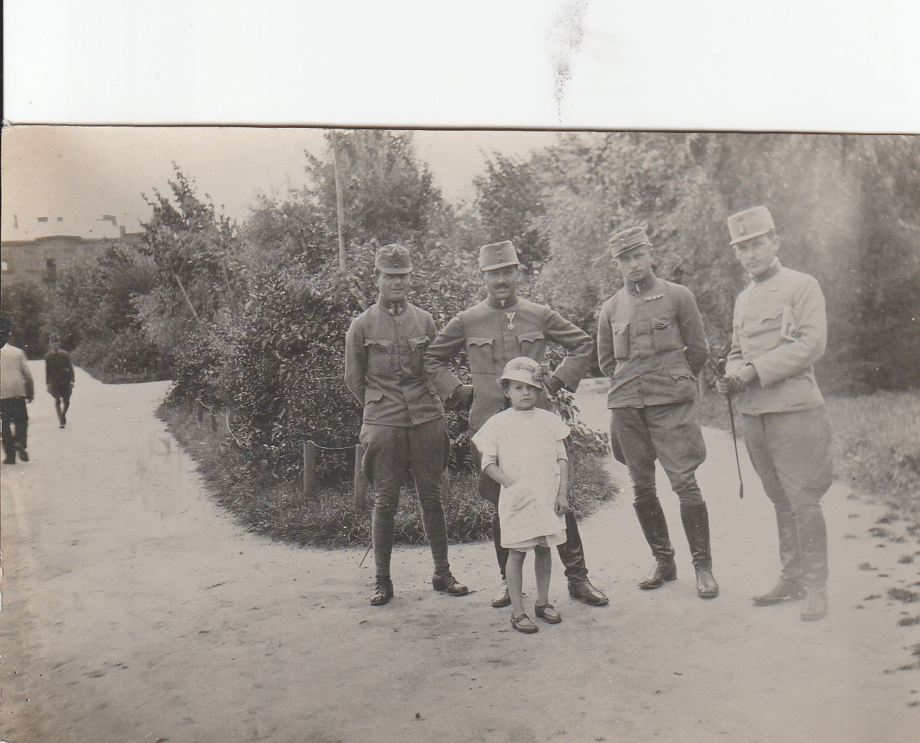 A cholmi sétatér honvédekkel 1916 (Tapolcai Városi Múzeum CC BY-NC-SA)