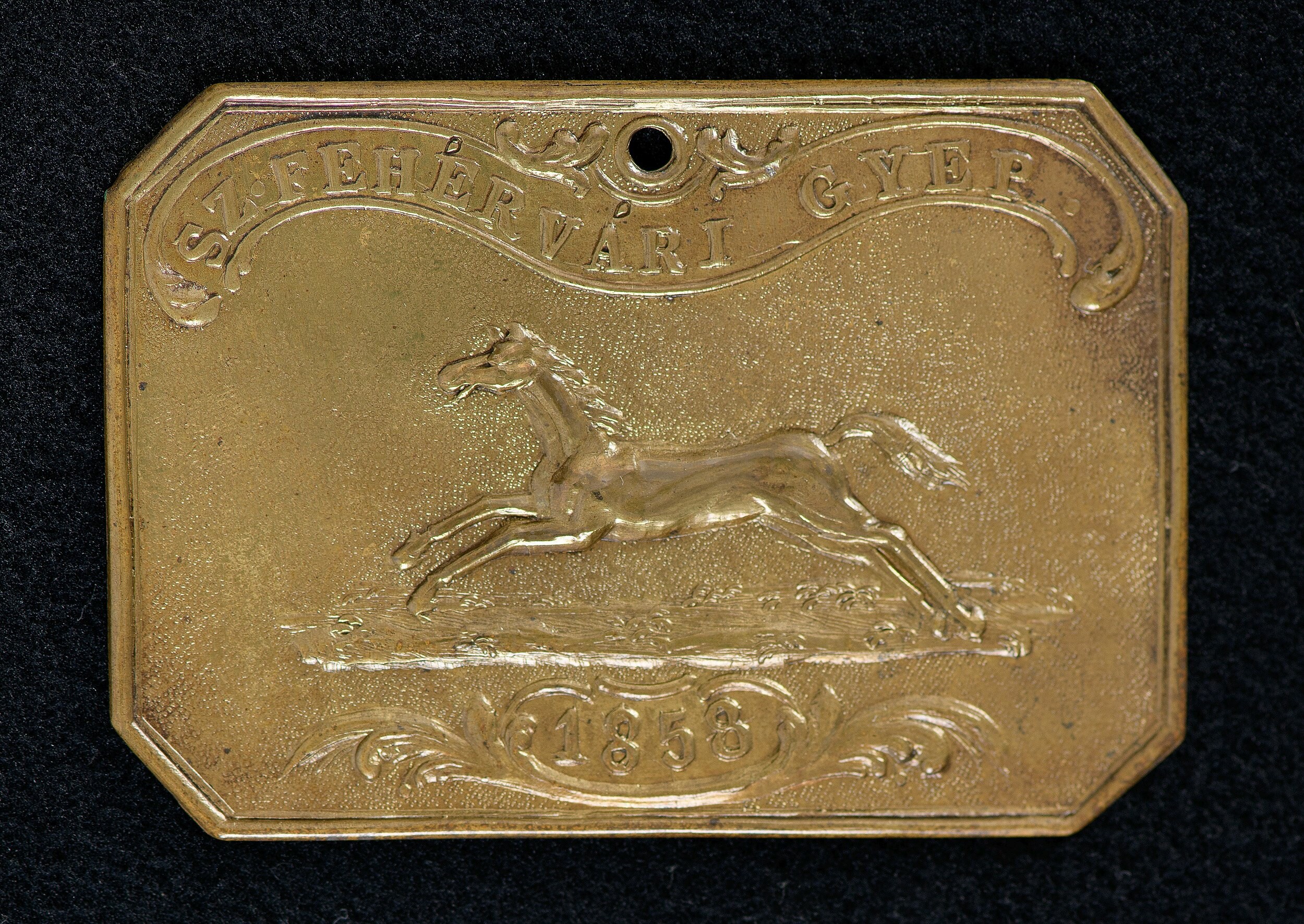 Lóverseny plakett (Laczkó Dezső Múzeum CC BY-NC-SA)