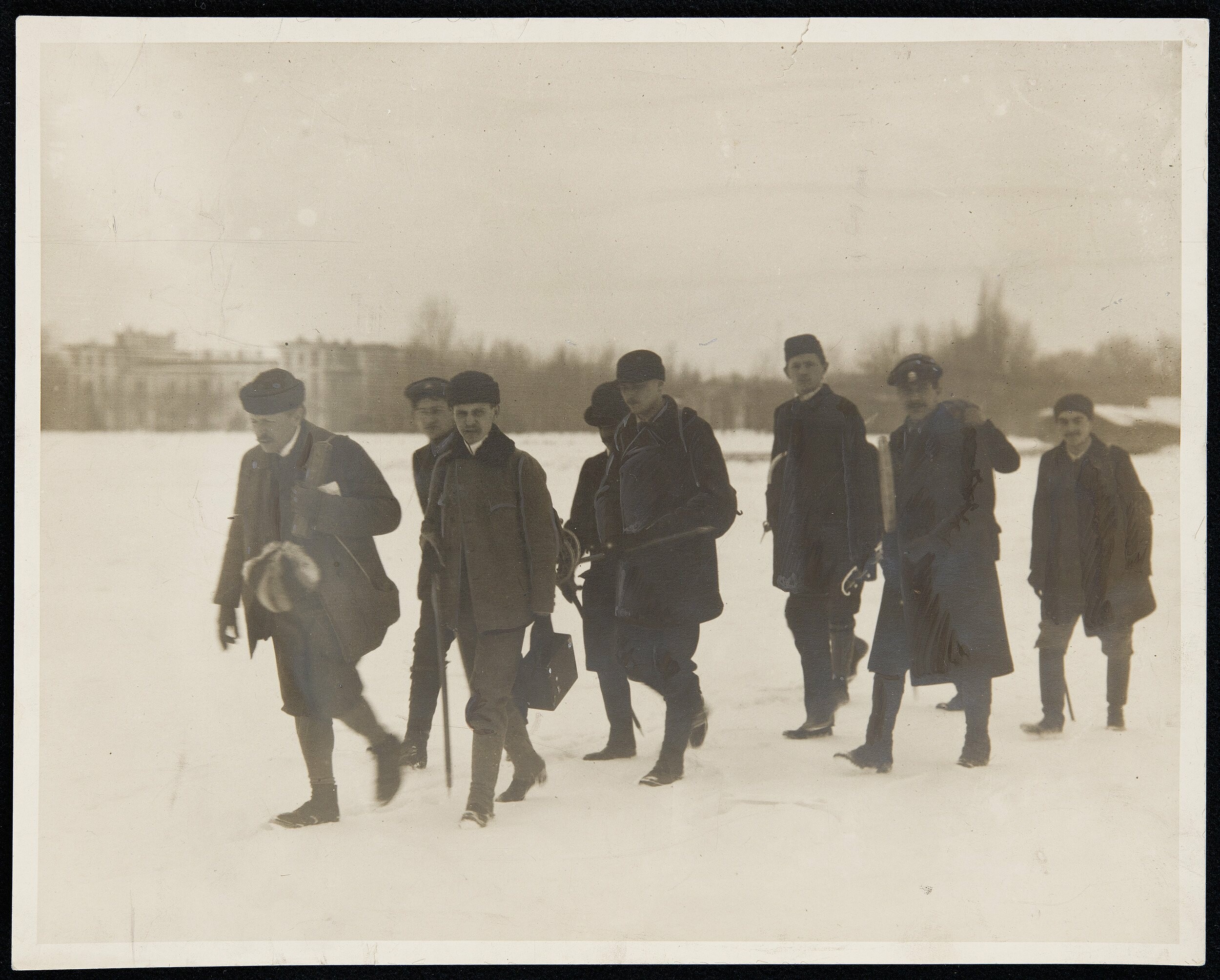 Lóczy Lajos és kollégái a Balaton jegén (Laczkó Dezső Múzeum CC BY-NC-SA)
