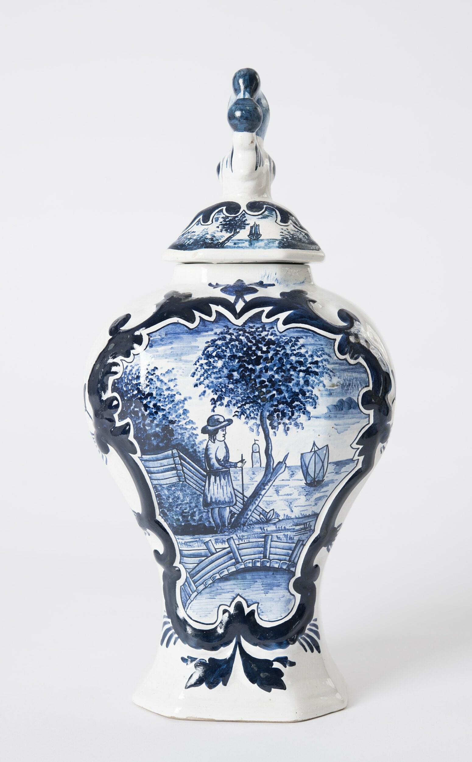 Váza, tetővel (Laczkó Dezső Múzeum CC BY-NC-SA)