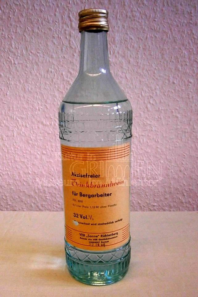 Trinkbranntwein für Bergarbeiter (Museum "Im Mühlentor" Grimmen CC BY-NC-SA)