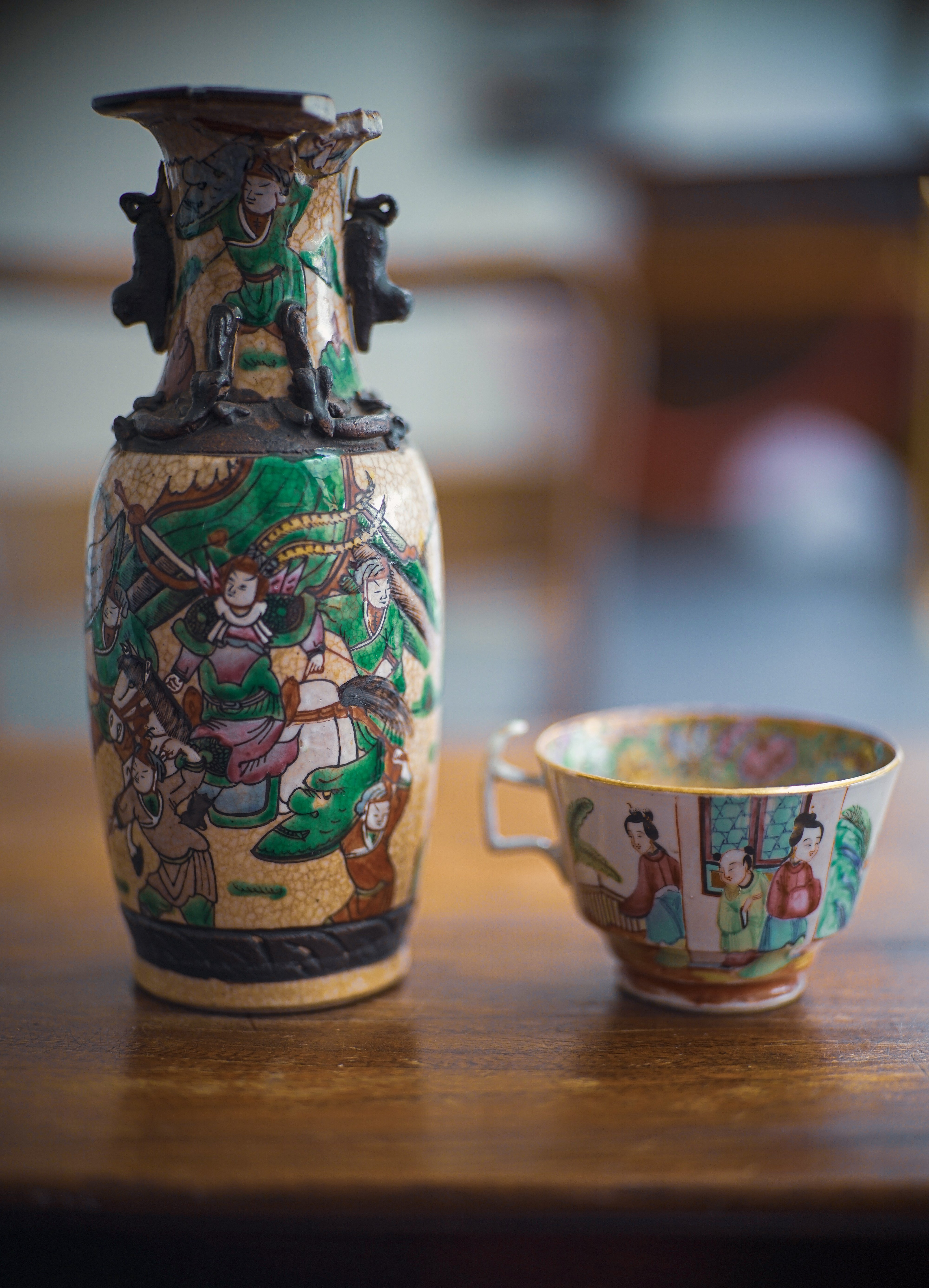 Vase mit Kampfszenen - China (Kulturquartier Mecklenburg-Strelitz gGmbH CC BY-NC-SA)