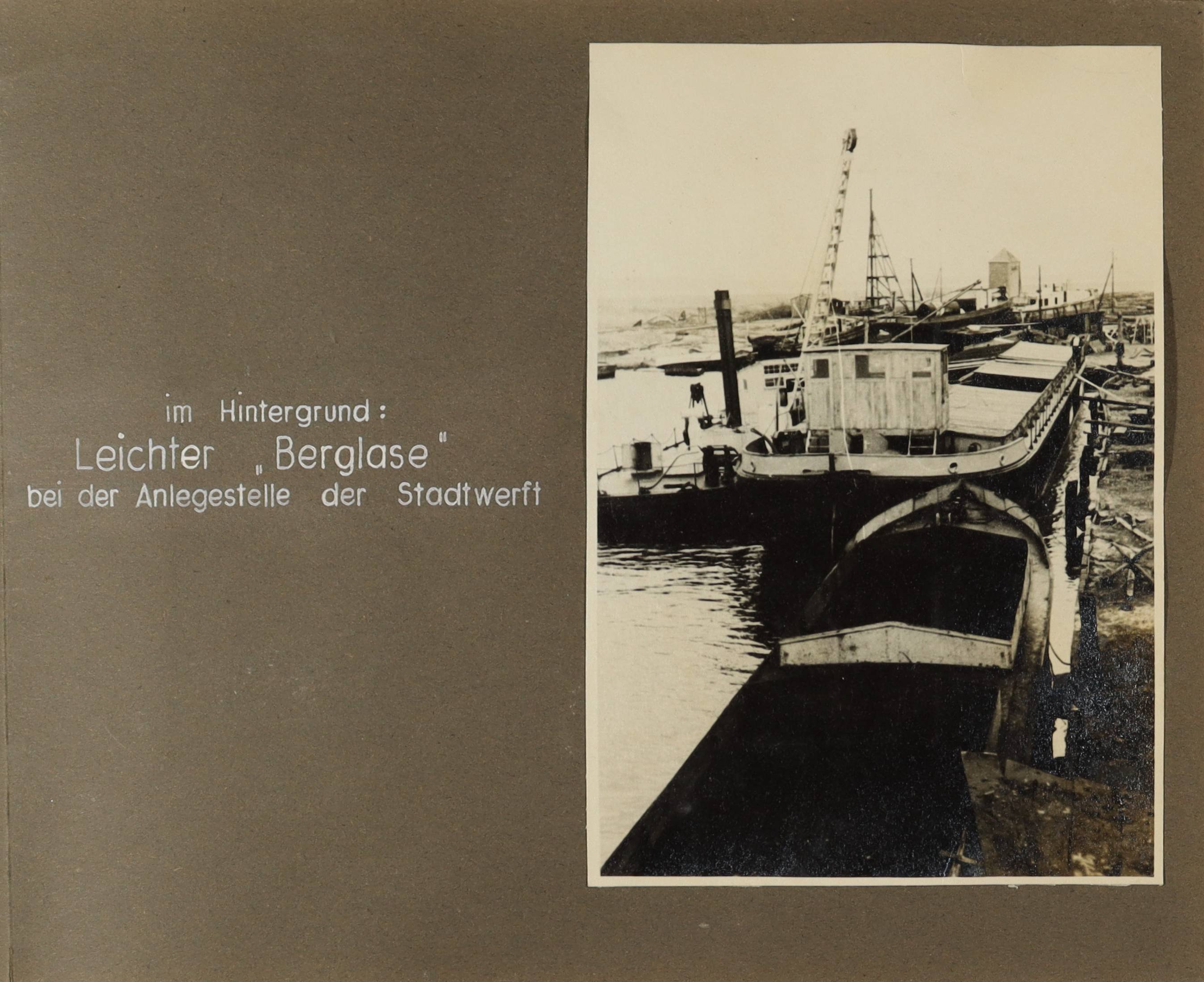Leichter "Berglase" (2.v.u.) an der Anlegestelle der Stralsunder Stadtwerft (Schiffbau- und Schiffahrtsmuseum Rostock RR-F)