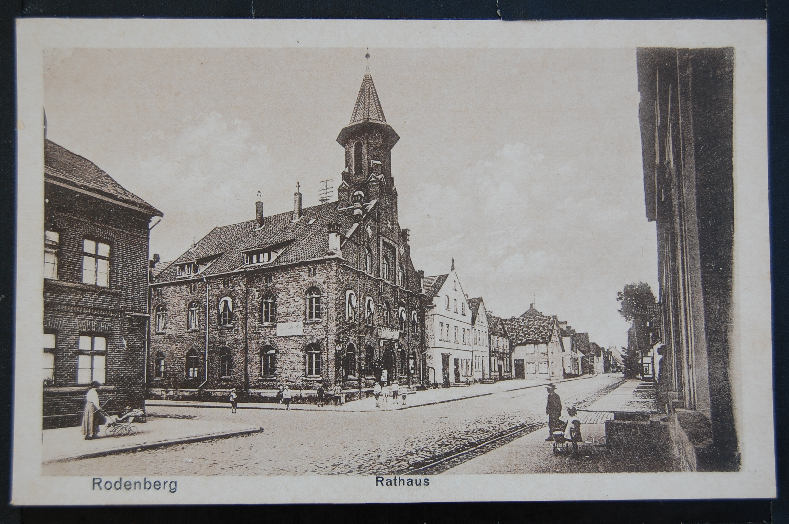 AK Rodenberg, Rathaus, Schwarz-Weiß Foto (Museumslandschaft Amt Rodenberg e.V. CC BY-NC-SA)