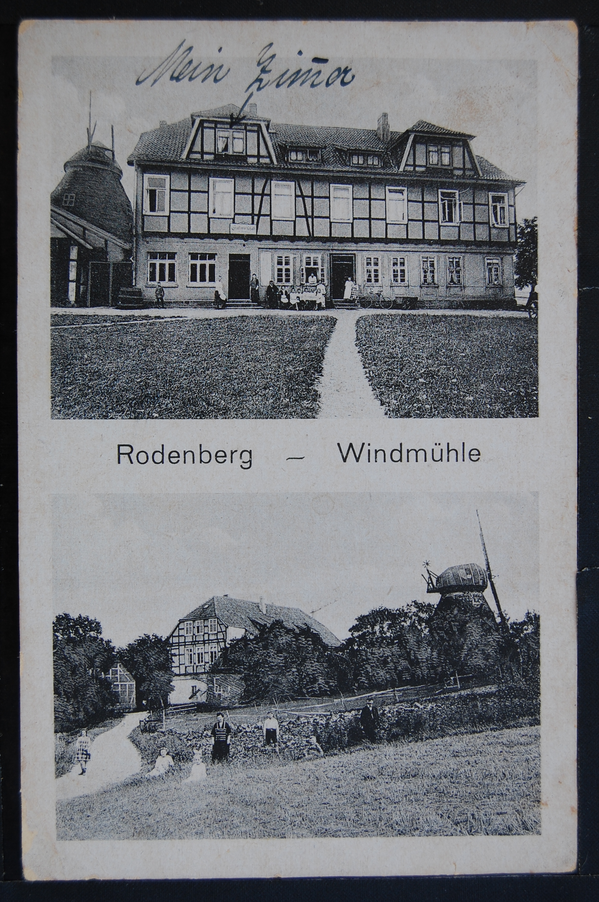 AK Rodenberg, Rodenberger Gasthaus Krone mit Windmühle, Schwarz Weiß Foto (Museumslandschaft Amt Rodenberg e.V. CC BY-NC-SA)