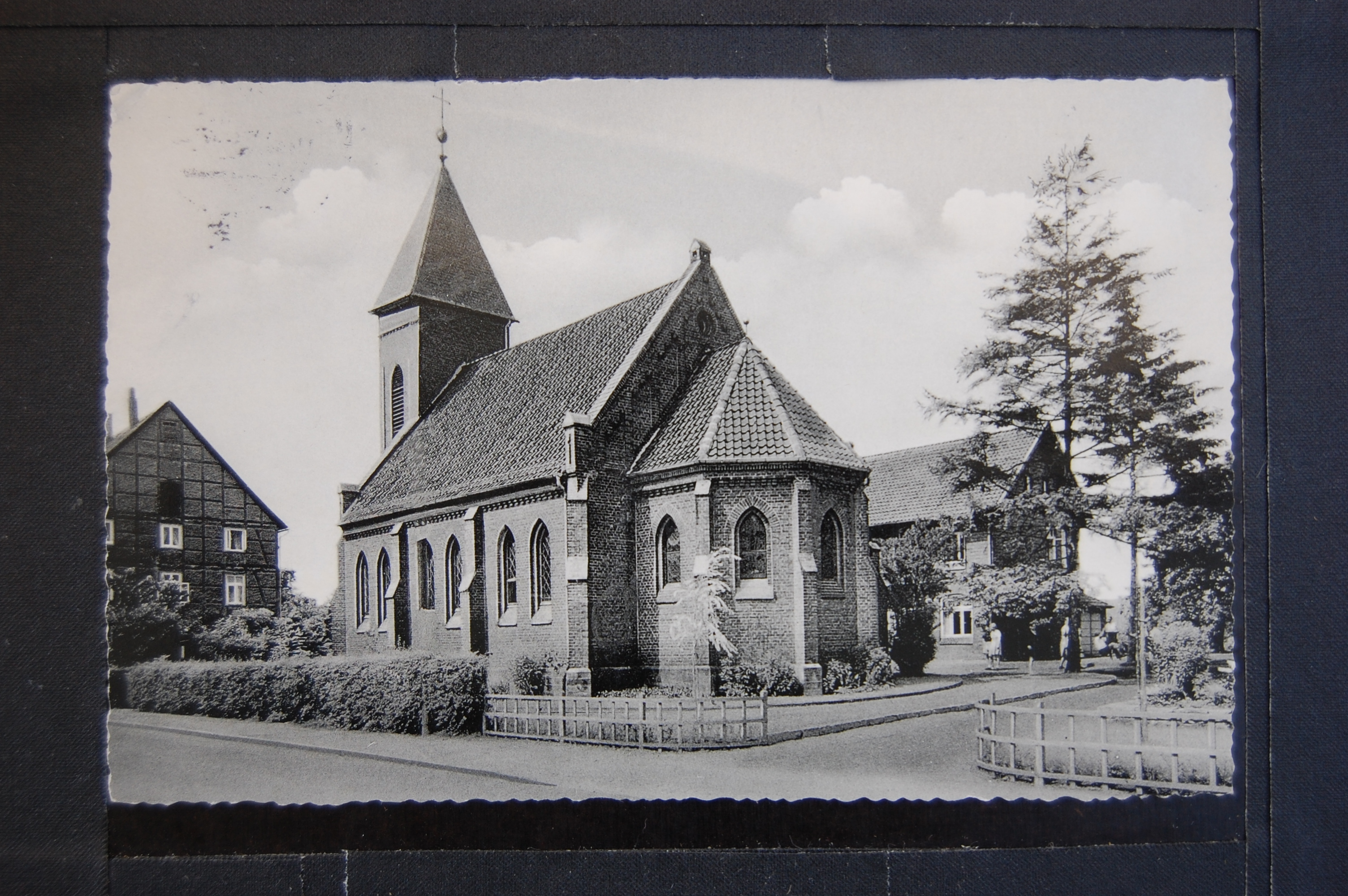 AK Rodenberg, Sebst. evangl.-luth. Kirche 1955 (Museumslandschaft Amt Rodenberg e.V. CC BY-NC-SA)