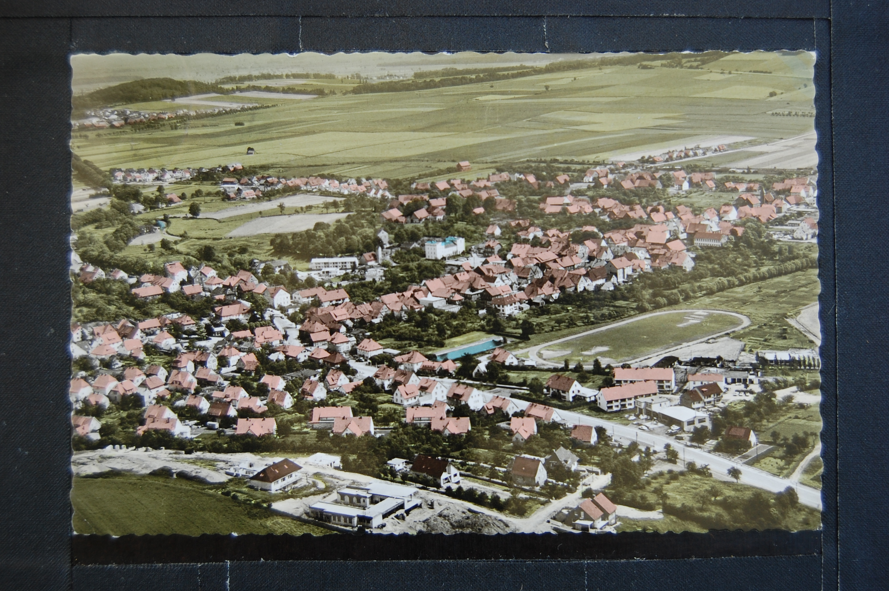AK Rodenberg, Luftbild von Rodenberg 1966 (Museumslandschaft Amt Rodenberg e.V. CC BY-NC-SA)