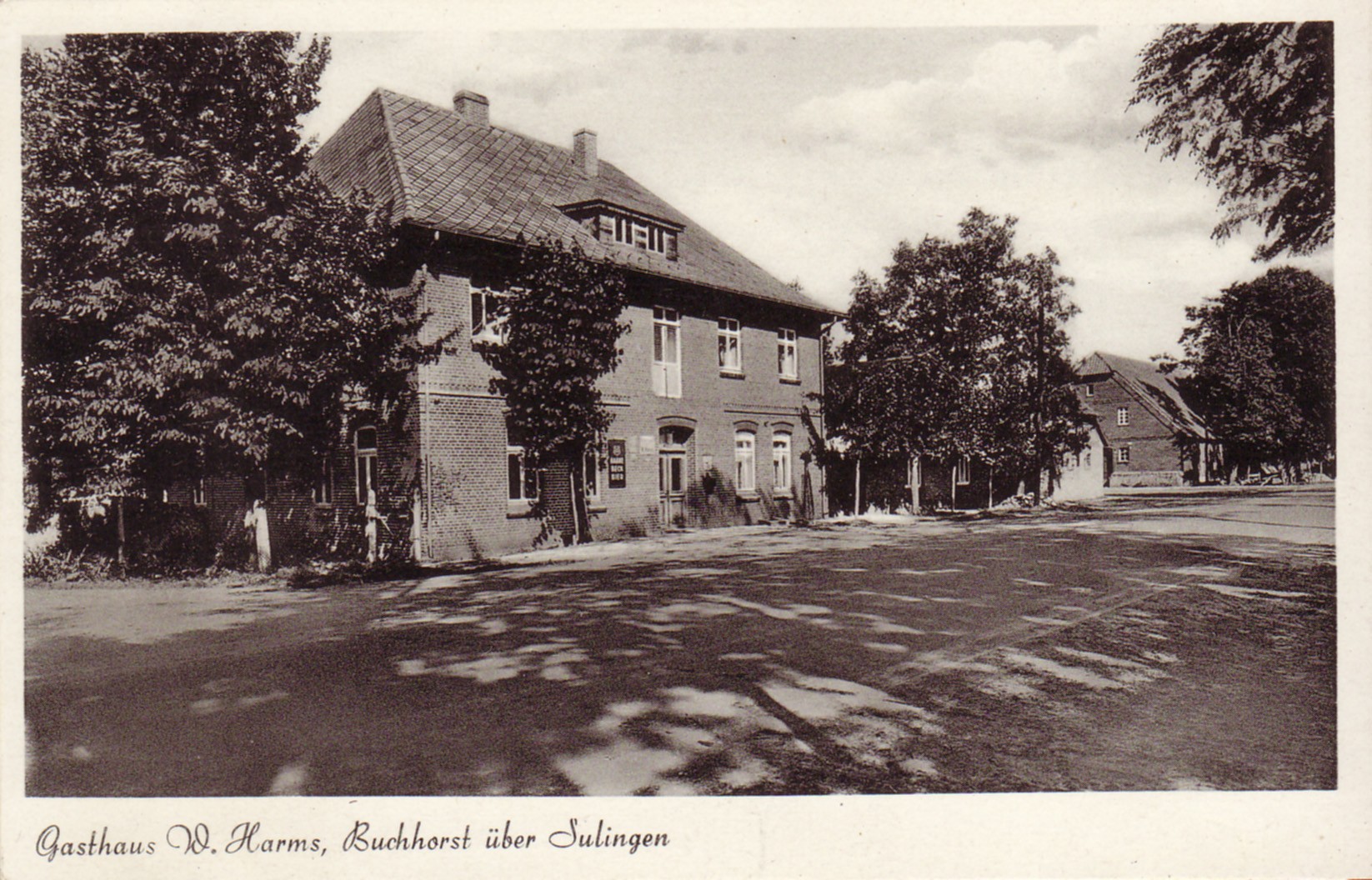 Gasthaus W. Harms in der Samtgemeinde Kirchdorf - Gem. Wehrbleck - OT Buchhorst (Kreismuseum Syke CC BY-NC-SA)