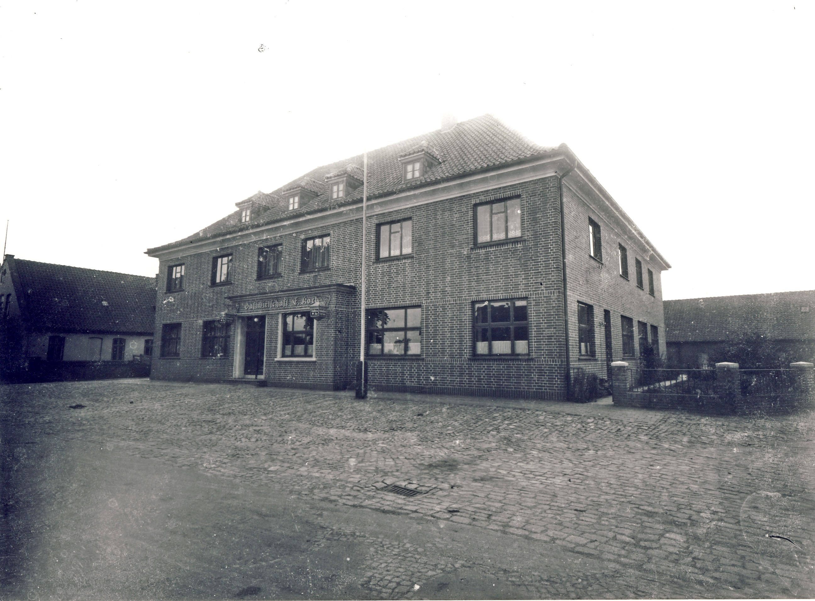 Ernst Koch's Gasthof in der Gemeinde Weyhe - OT Kirchweyhe (Kreismuseum Syke CC BY-NC-SA)