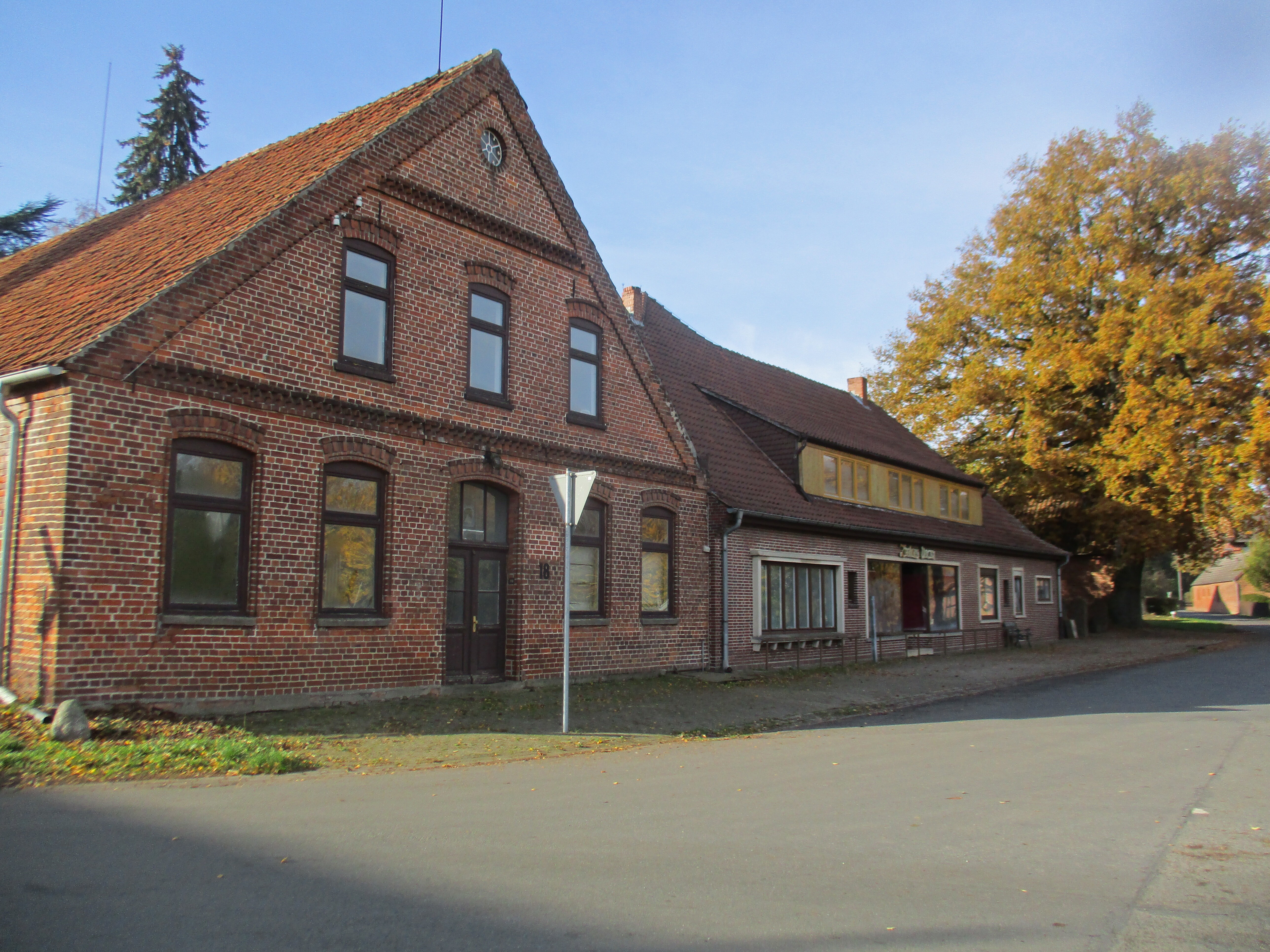 Bahnhofswirtschaft Uenzen in der Samtgemeinde Bruchhausen-Vilsen - Flecken Bruchhausen-Vilsen - OT Uenzen (Kreismuseum Syke CC BY-NC-SA)