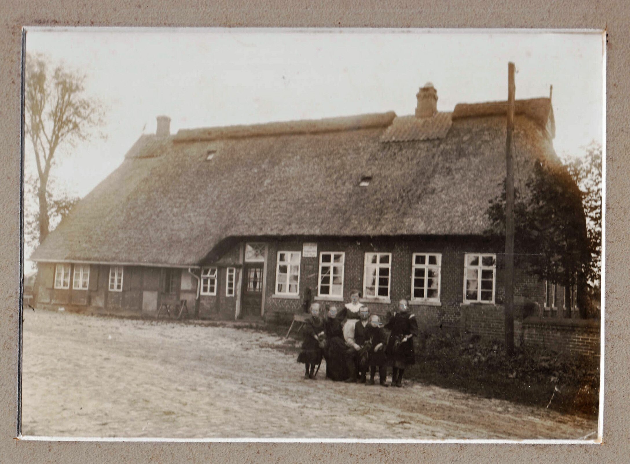Gasthaus " Zum lustigen Eck" in der Gemeinde Stuhr - OT Heiligenrode - Klein Mackenstedt (Kreismuseum Syke CC BY-NC-SA)