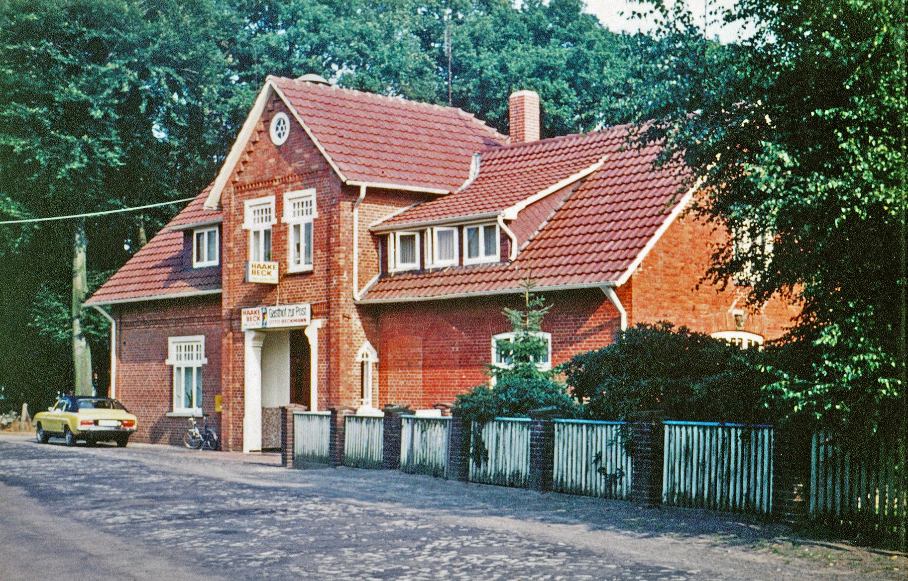 Gaststätte Beckmann in Twistringen - OT Heiligenloh - Ellinghausen (Kreismuseum Syke CC BY-NC-SA)
