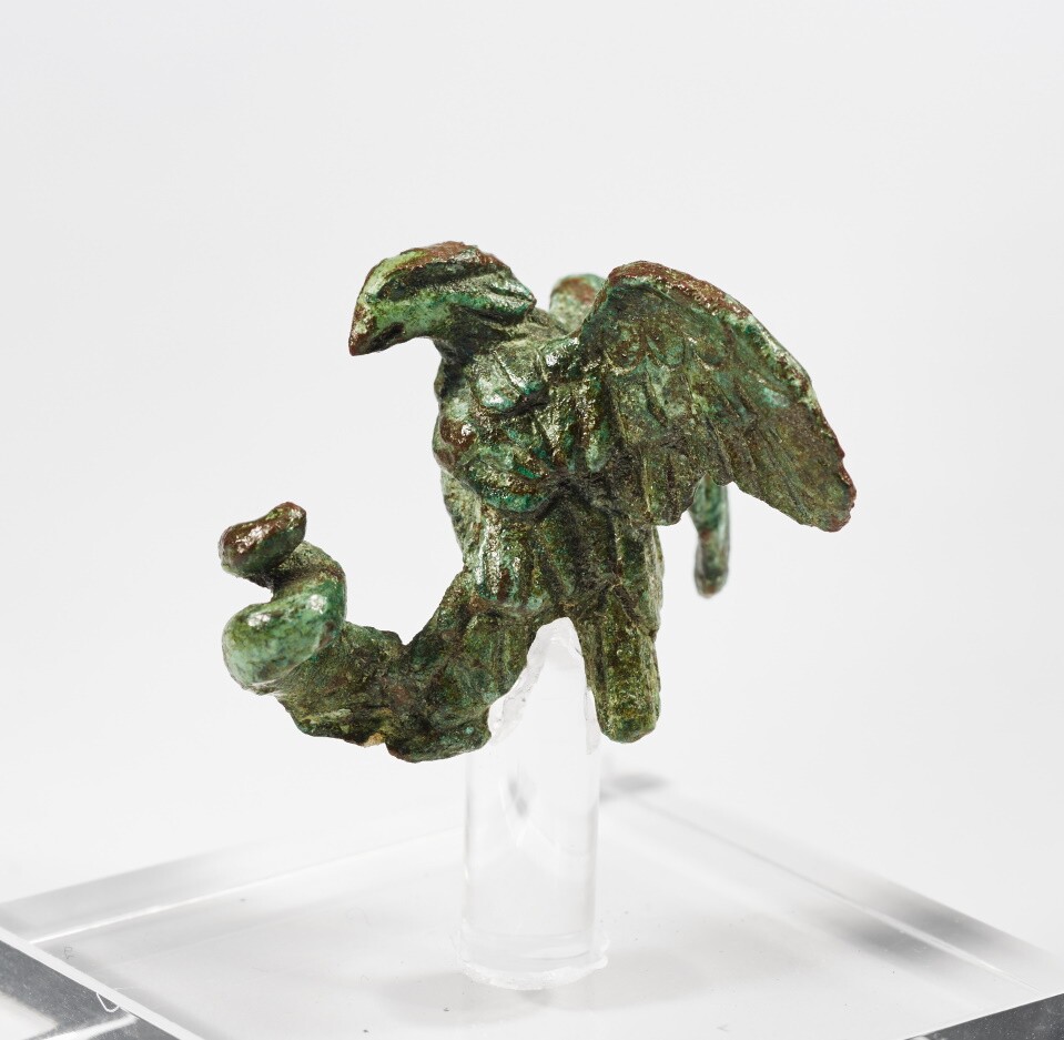 Adler mit Schlange (Museum August Kestner CC BY-NC-SA)