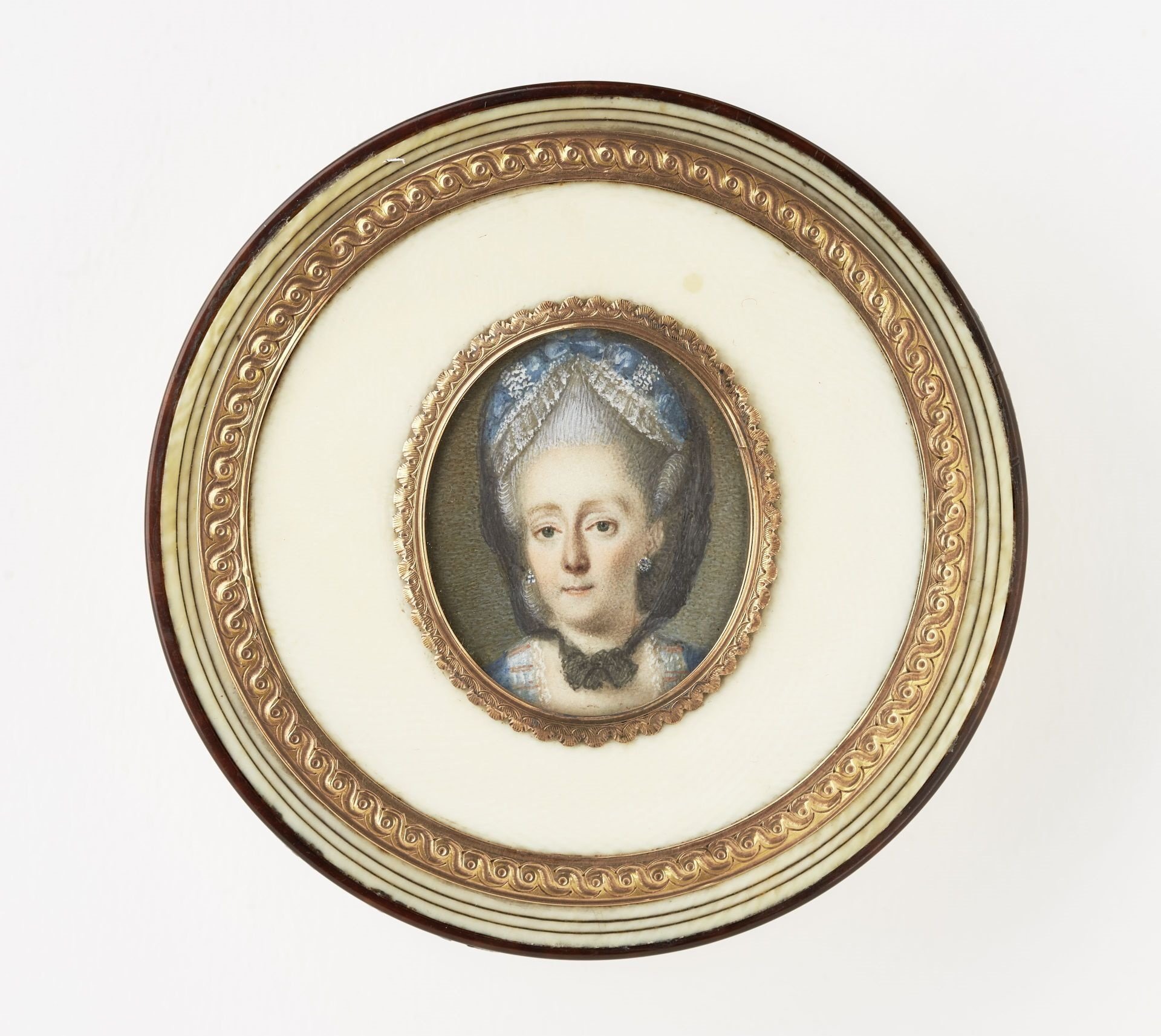 Dose mit Porträt der Augusta von Braunschweig-Wolfenbüttel (1737–1813) (Museum August Kestner CC BY-NC-SA)