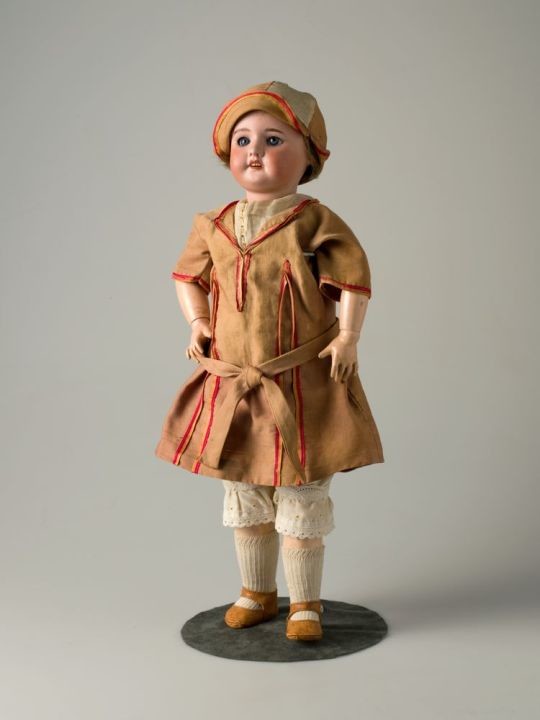 Französische Puppe (Historisches Museum Hannover CC BY-NC-SA)