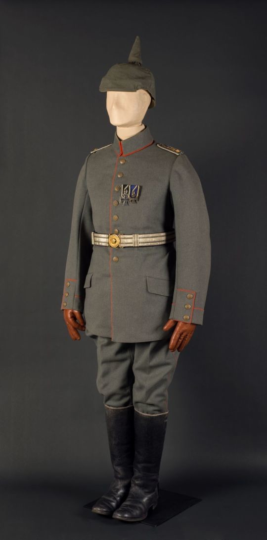 Rock einer Offiziersuniform aus dem 1. Weltkrieg (Historisches Museum Hannover CC BY-NC-SA)