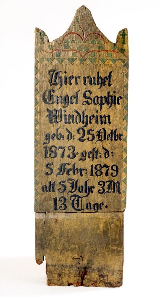 Grabtafel für ein Kind (Historisches Museum Hannover CC BY-NC-SA)