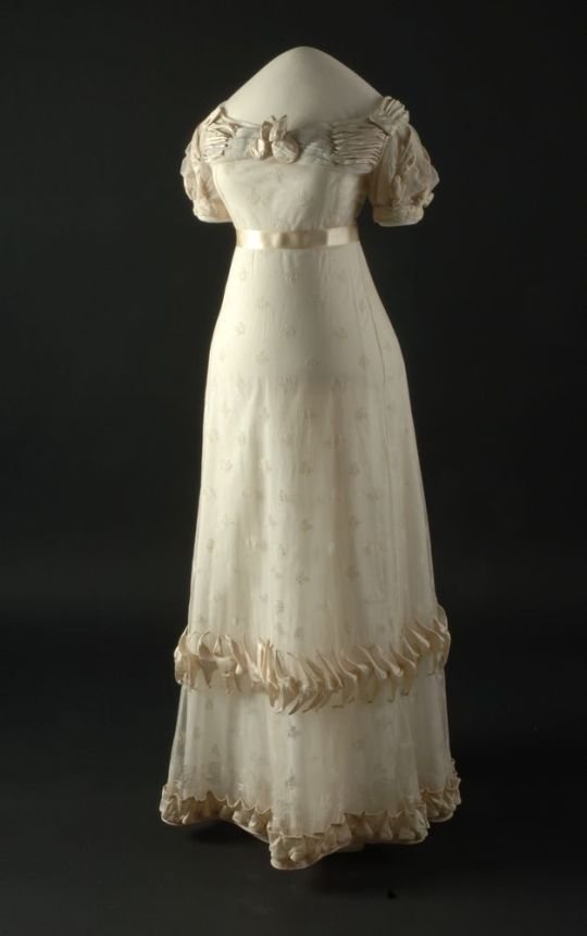 Brautkleid (Historisches Museum Hannover CC BY-NC-SA)