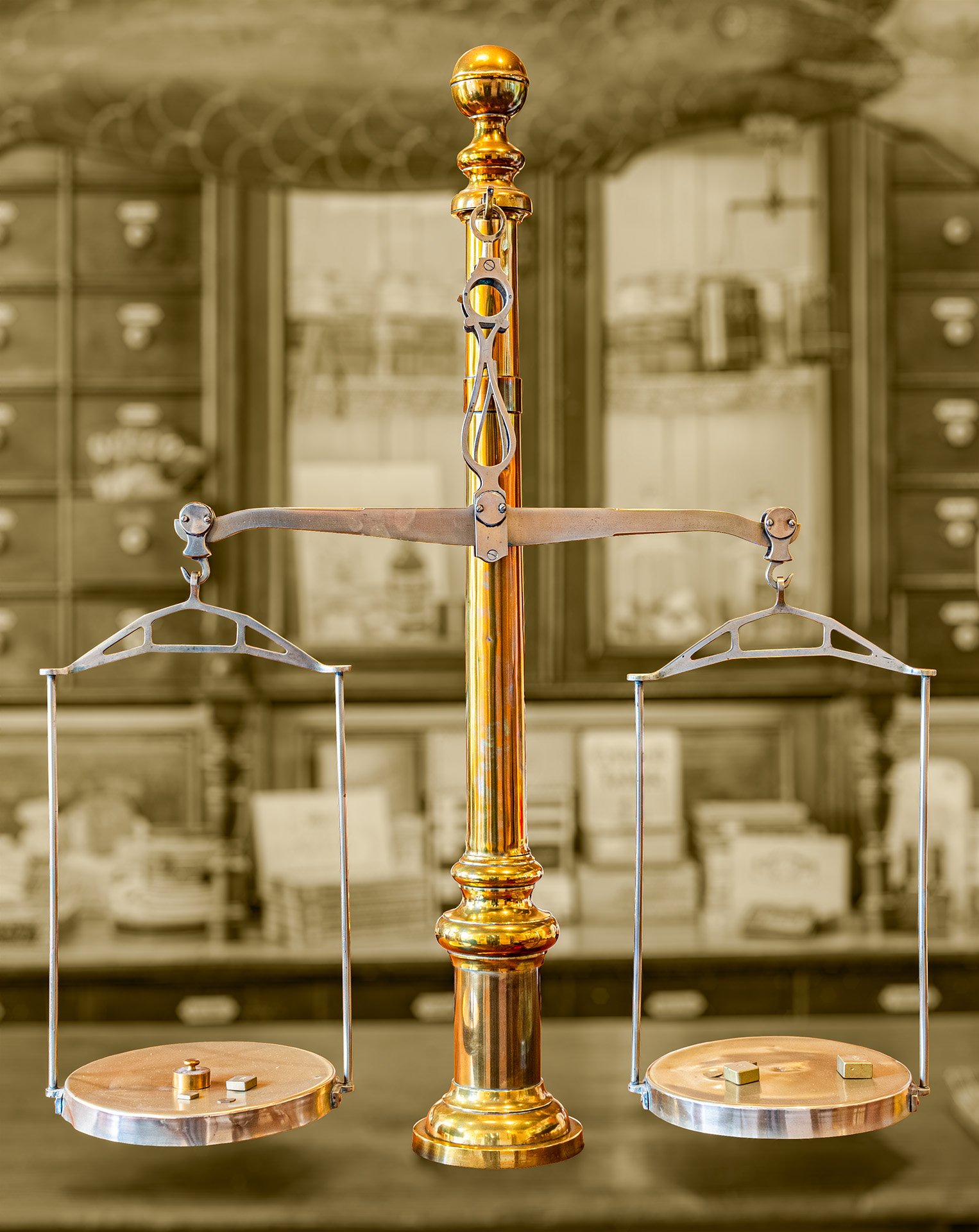 Waage mit Säulenfuß und zwei Schalen (Schiffahrtsmuseum Unterweser CC BY-NC-SA)