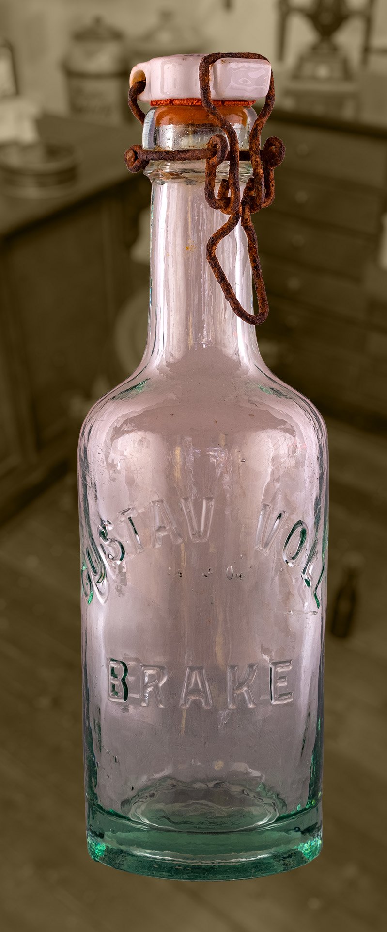 Bierflasche „Gustav Voll Brake“ mit Porzellanverschluß (Schiffahrtsmuseum Unterweser CC BY-NC-SA)