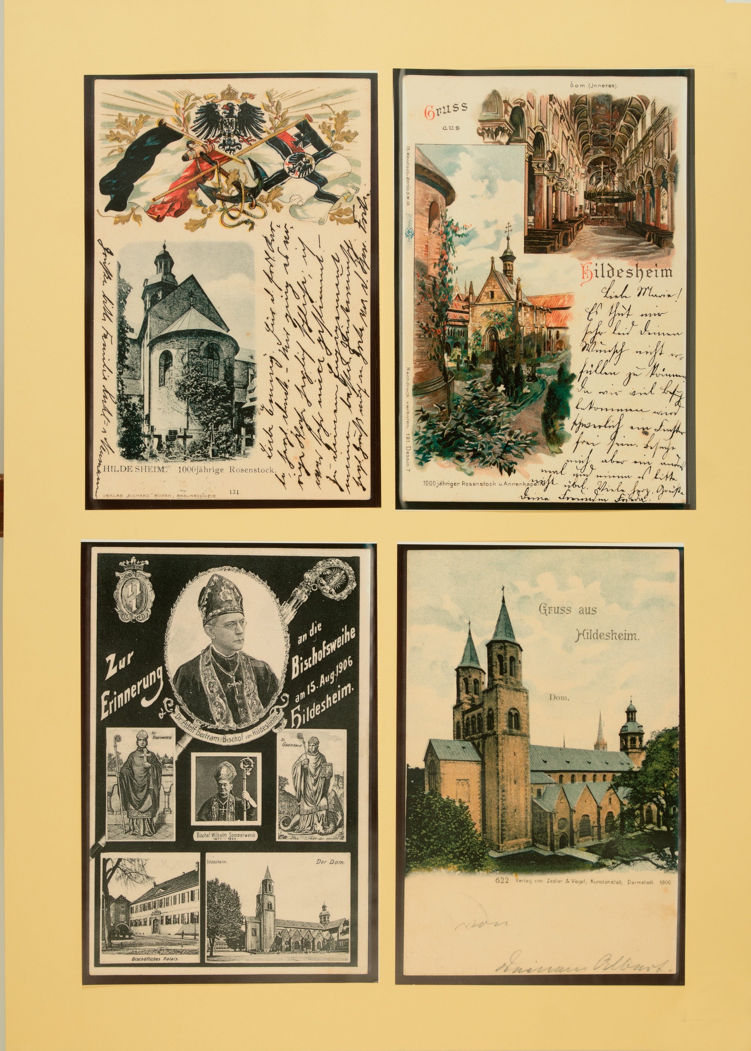 Wandbild mit Postkarten bezüglich des Hildesheimer Doms (Stiftung Schulmuseum der Universität Hildesheim CC BY-SA)