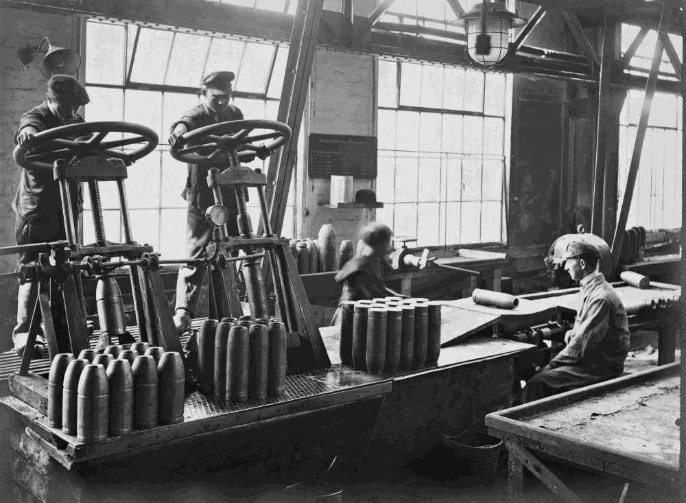 Stahlwerk Osnabrück. Granatenproduktion. &quot;Wasserdruckpresse für 10 und 15 cm Gr. 14&quot; (Museum Industriekultur Osnabrück CC BY-NC-SA)