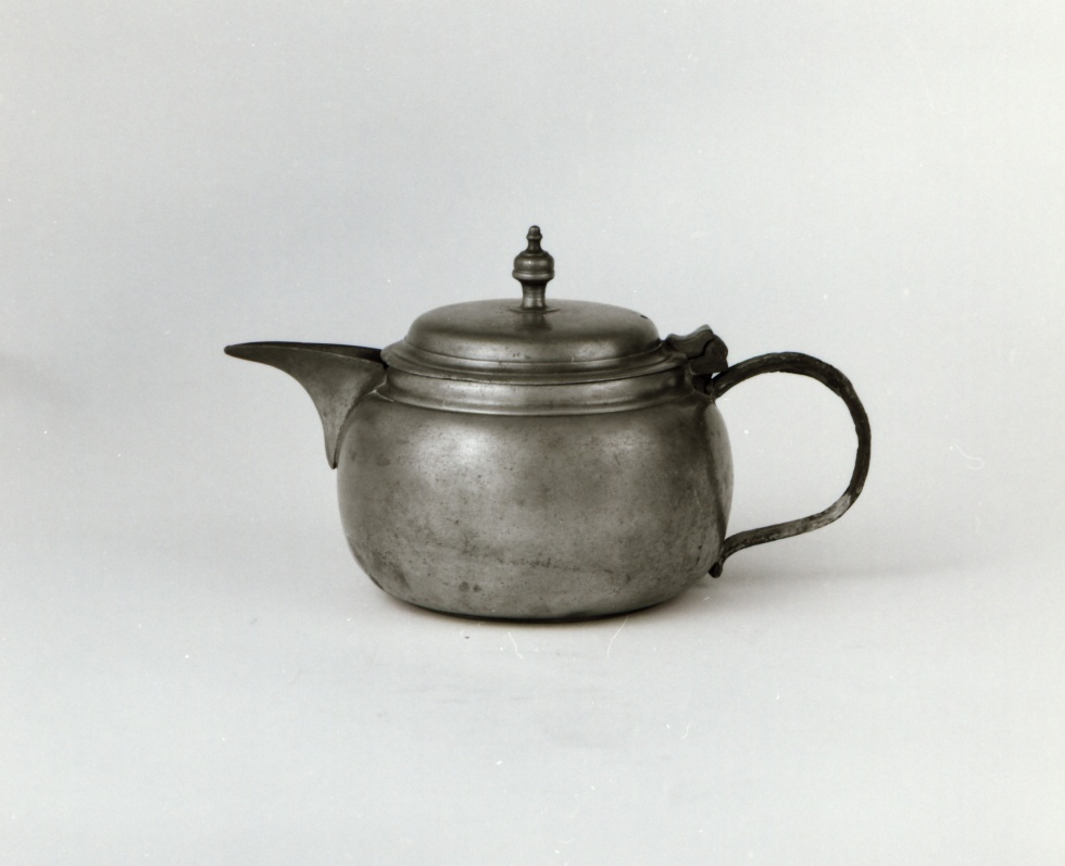 Teekanne (Schlossmuseum Jever CC BY-NC-SA)