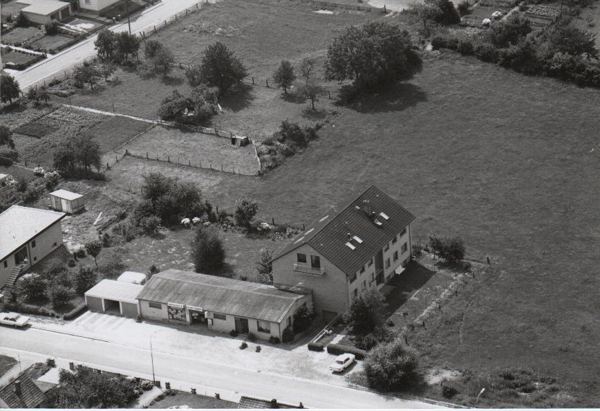 Luftbild Wohn-, ehemaliges Geschäftshaus (Rodenberg) 1975 (Stadt Rodenberg CC BY-NC-SA)