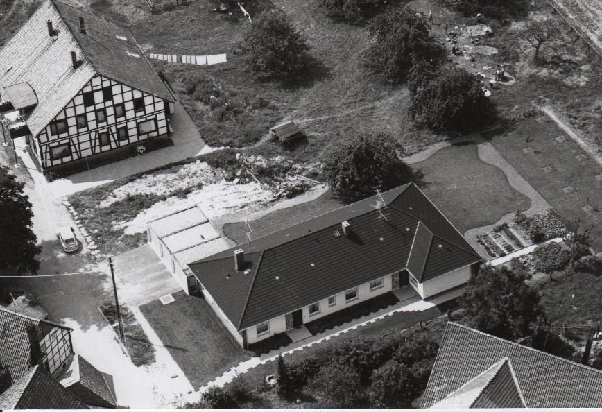 Luftbild Wohnhaus an der Steinaue (Rodenberg) 1975 (Stadt Rodenberg CC BY-NC-SA)