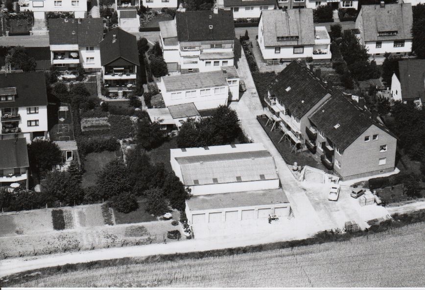 Luftbild ehemaliger Fliesenbetrieb „Borchers“ (Rodenberg) 1975 (Stadt Rodenberg CC BY-NC-SA)