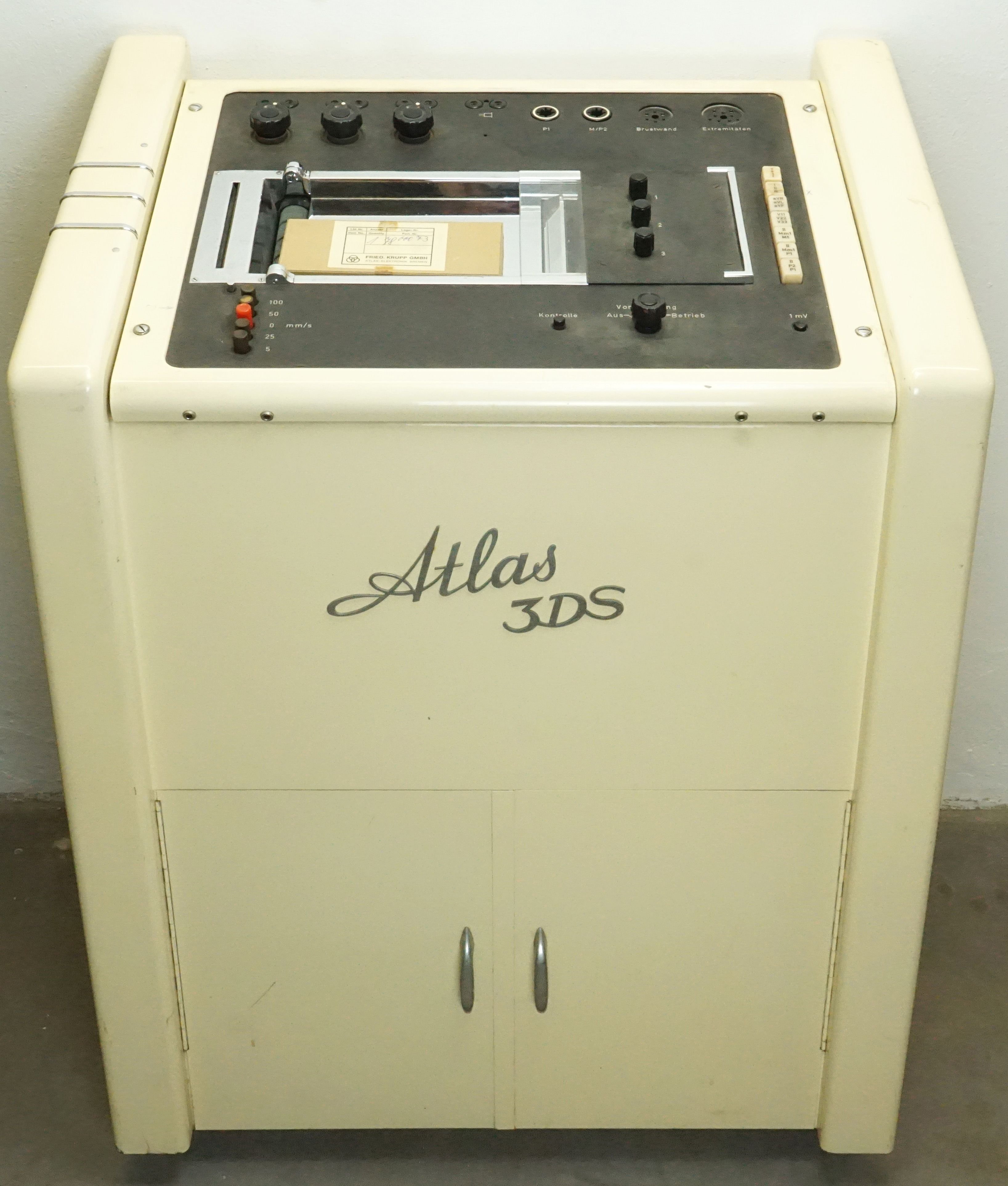 EKG-Gerät Atlas DS2 (Krankenhausmuseum Bielefeld e.V. CC BY-NC-SA)