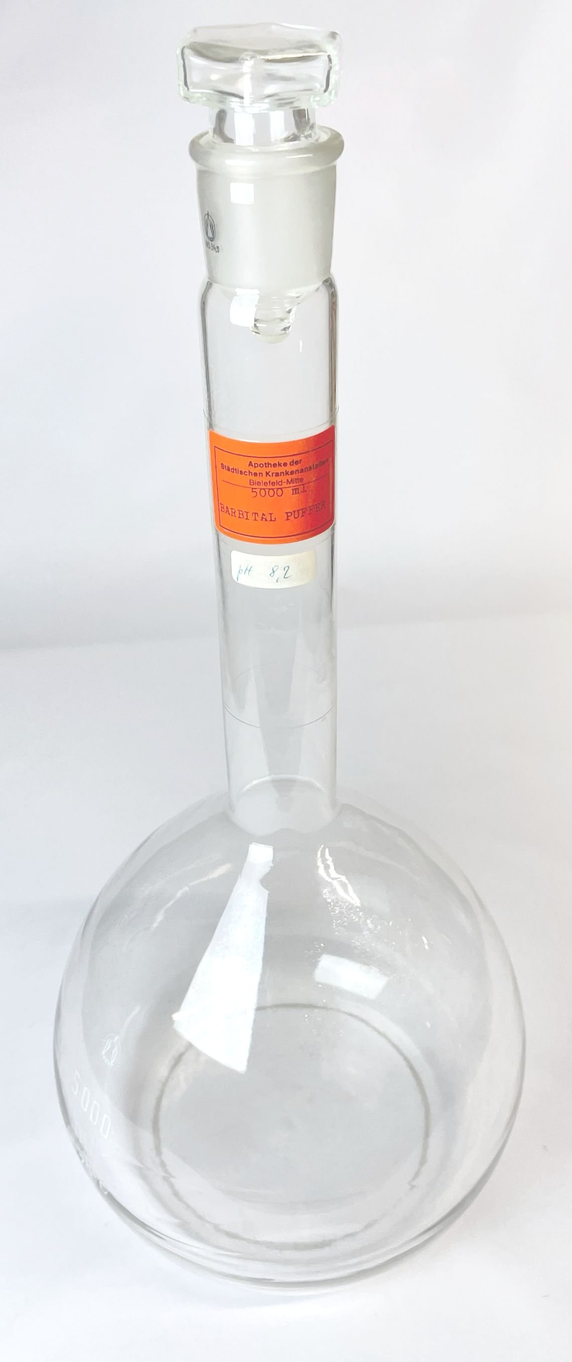 5000 ml Flasche mit Glasstopfen (Krankenhausmuseum Bielefeld e.V. CC BY-NC-SA)