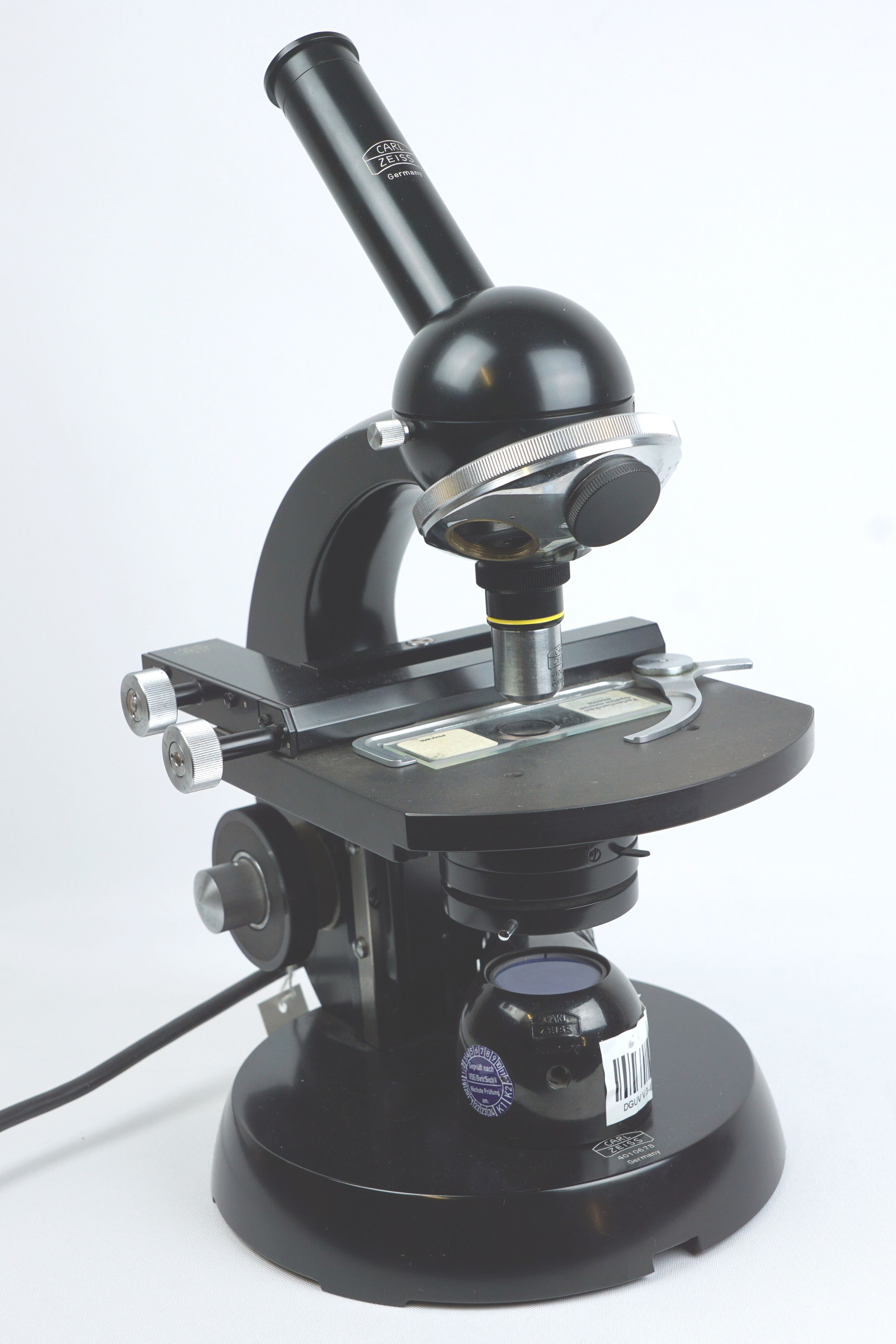 Zeiss-Mikroskop mono-okular (Krankenhausmuseum Bielefeld e.V. CC BY-NC-SA)