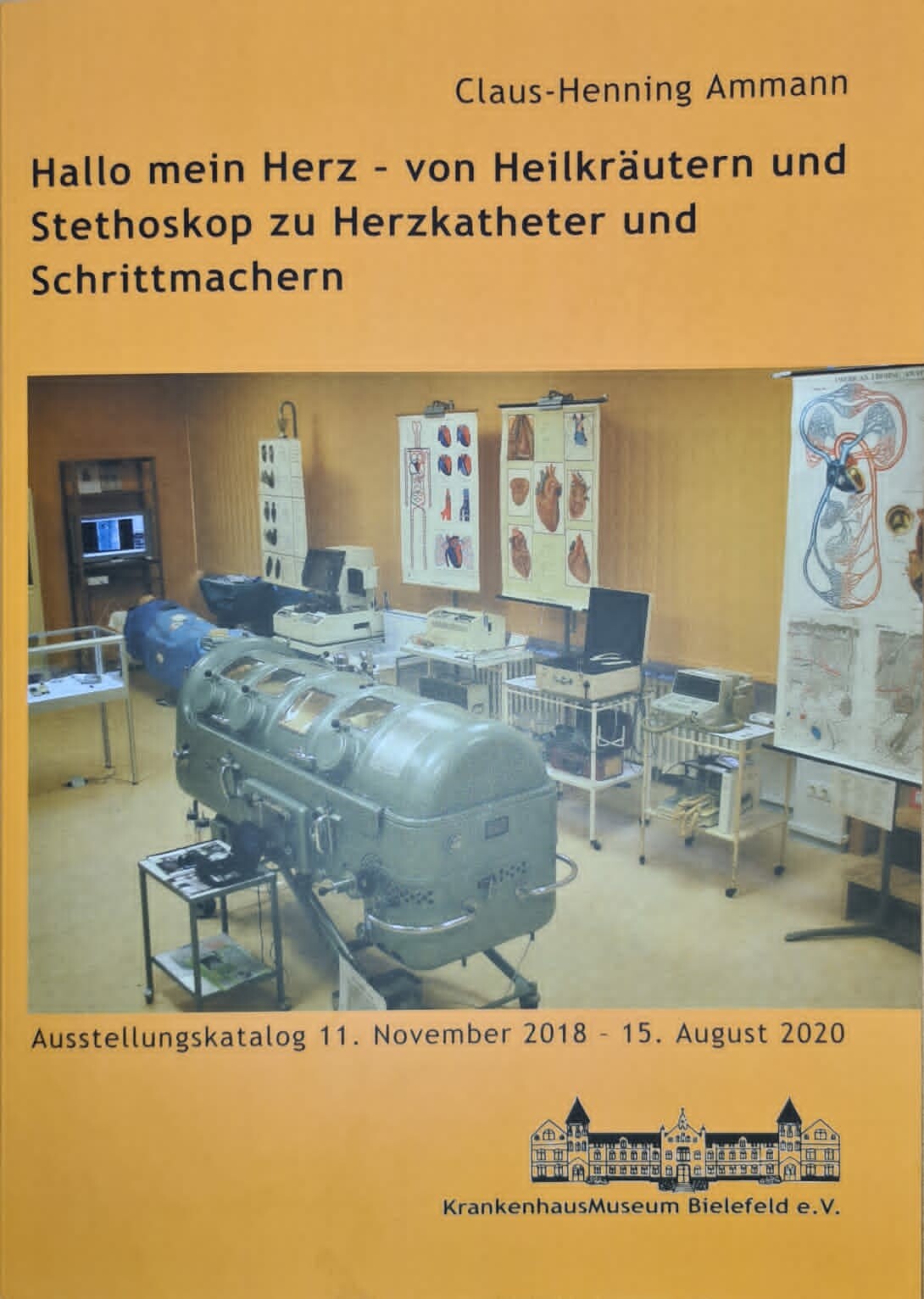 Hallo mein Herz-von Heilkräutern und Stethoskop zu Herzkatheter und Schrittmachern (Krankenhausmuseum Bielefeld e.V. CC BY-NC-SA)