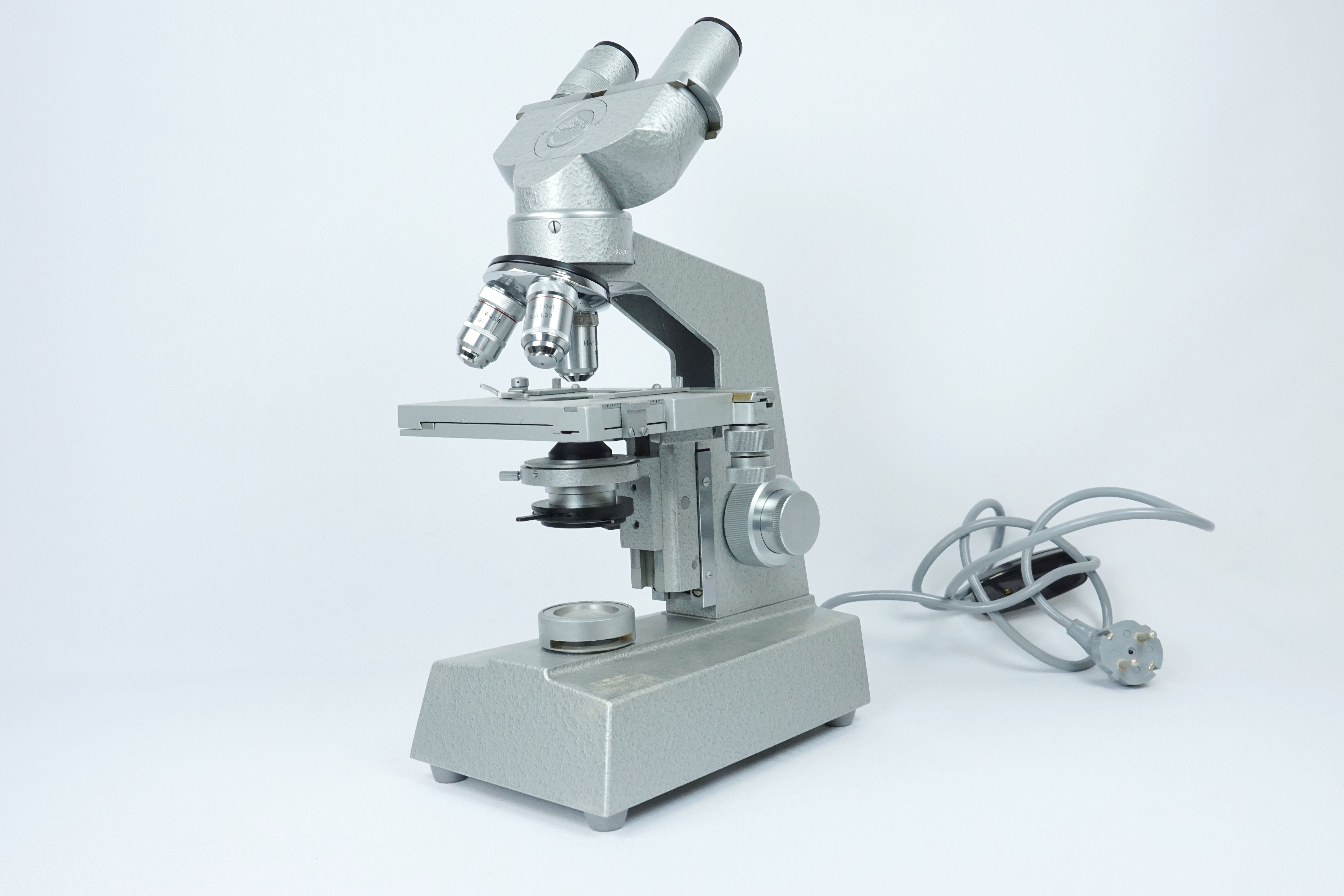 Mikroskop (Krankenhausmuseum Bielefeld e.V. CC BY-NC-SA)