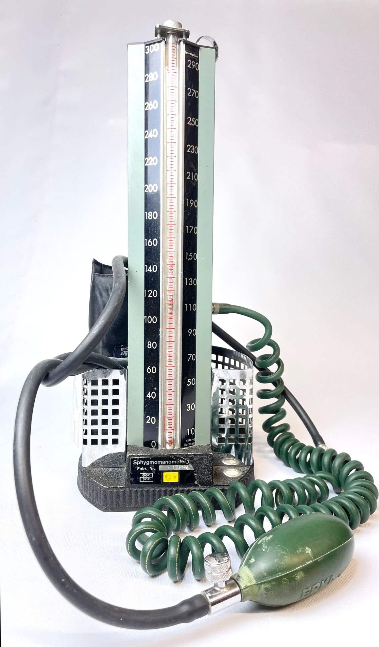 Sphygmomanometer (Krankenhausmuseum Bielefeld e.V. CC BY-NC-SA)