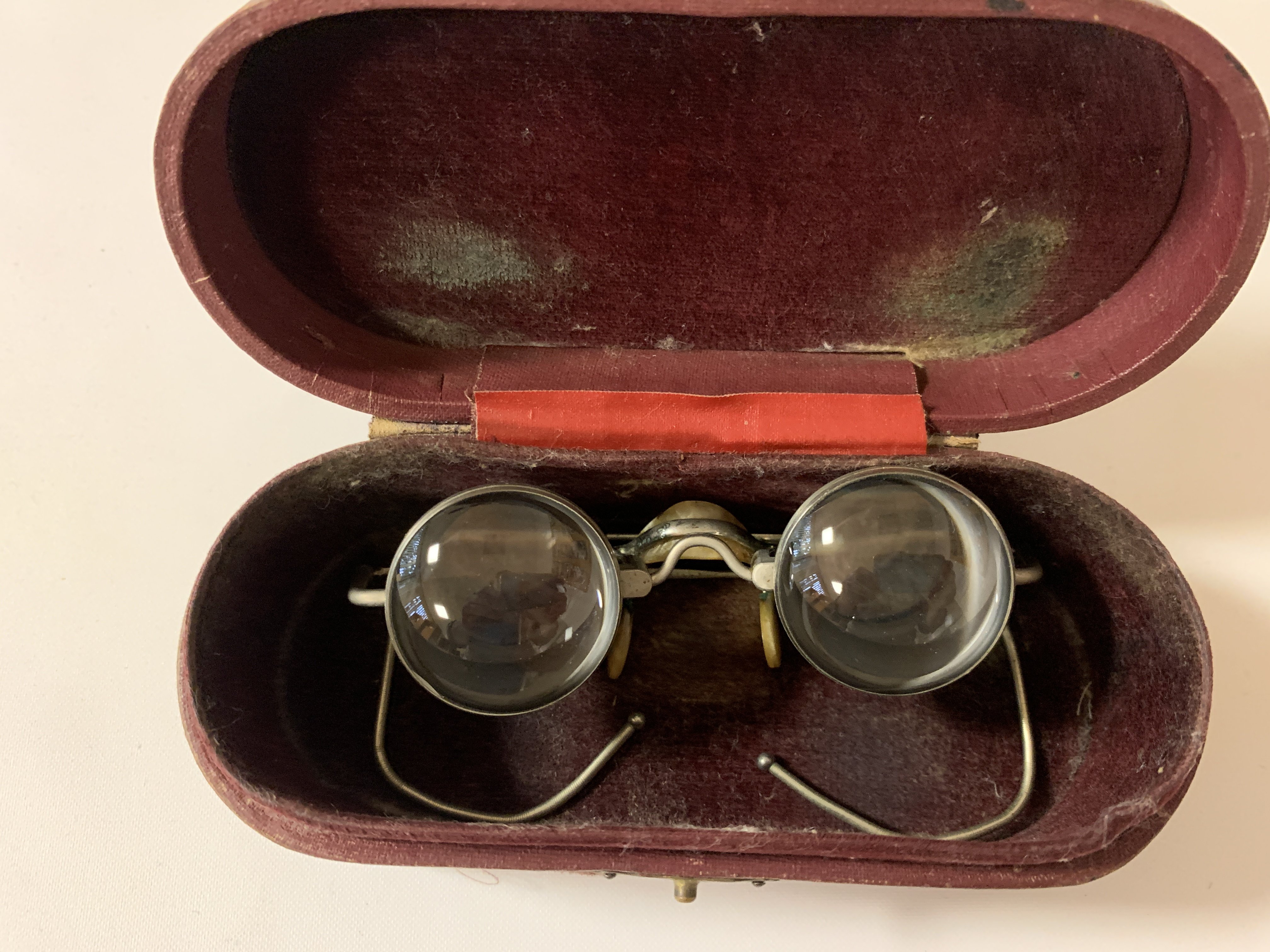 Operationsbrille (Krankenhausmuseum Bielefeld e.V. CC BY-NC-SA)