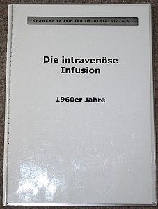 Die intravenöse Infusion (Krankenhausmuseum Bielefeld e.V. CC BY-NC-SA)