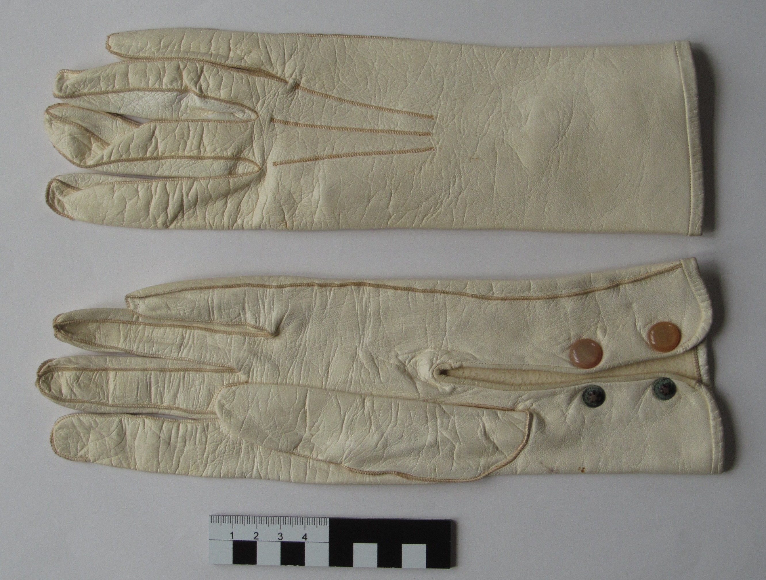 Handschuhe (Haller ZeitRäume CC BY-NC-SA)