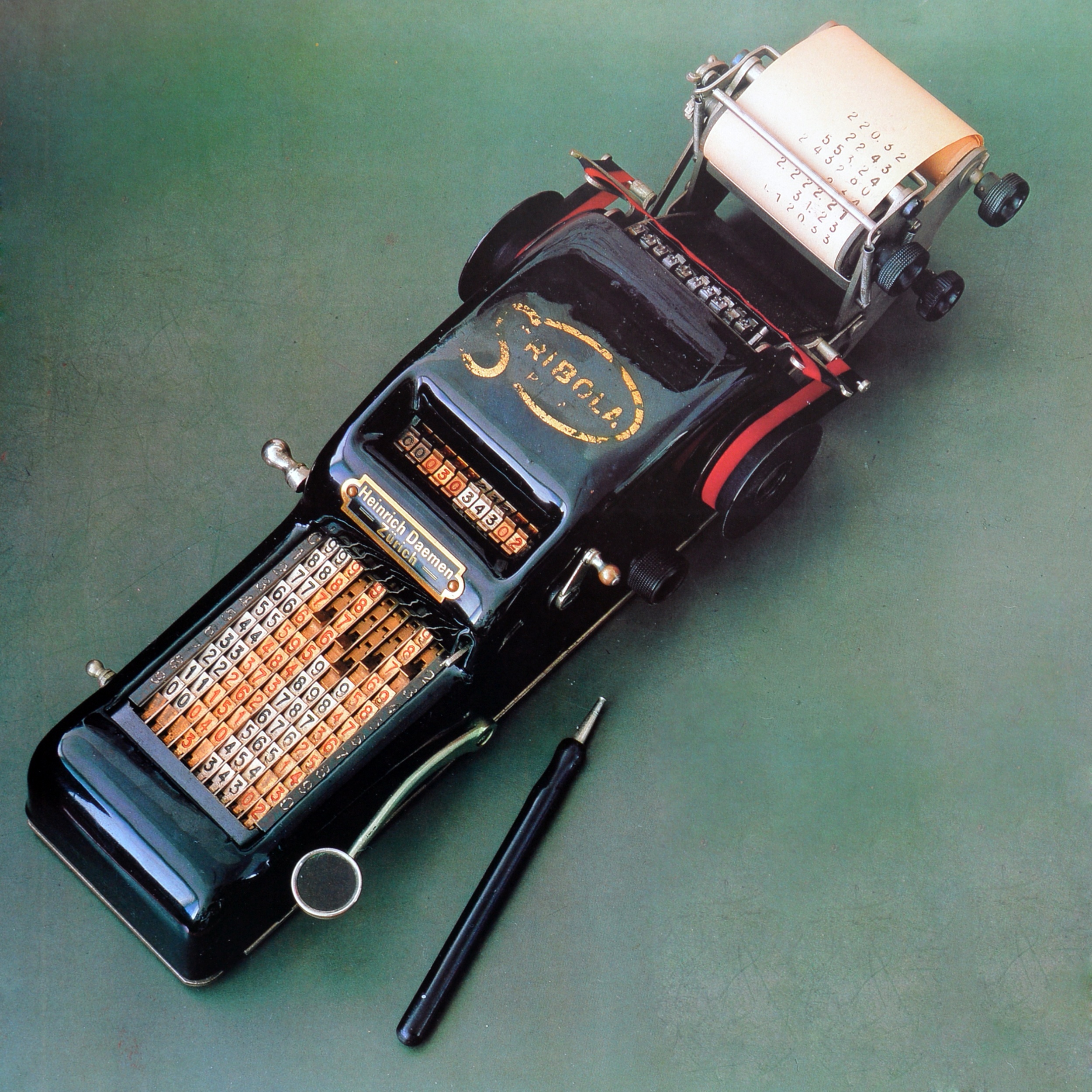 Addiermaschine „Scribola“ (Heinz Nixdorf MuseumsForum CC BY-NC-SA)