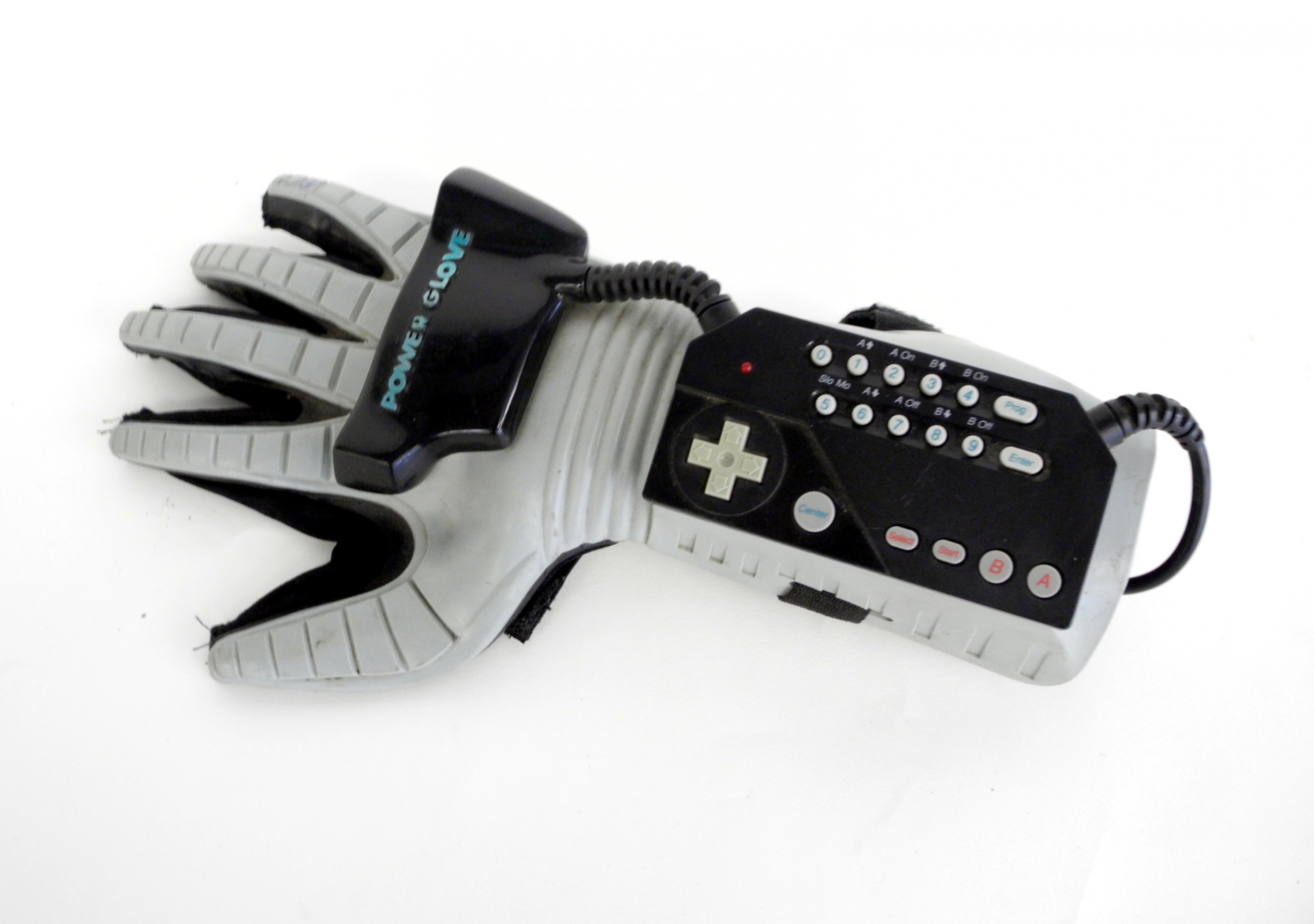 Power Glove - Zubehör des Nintendo Entertainment System (Heinz Nixdorf MuseumsForum CC BY-NC-SA)