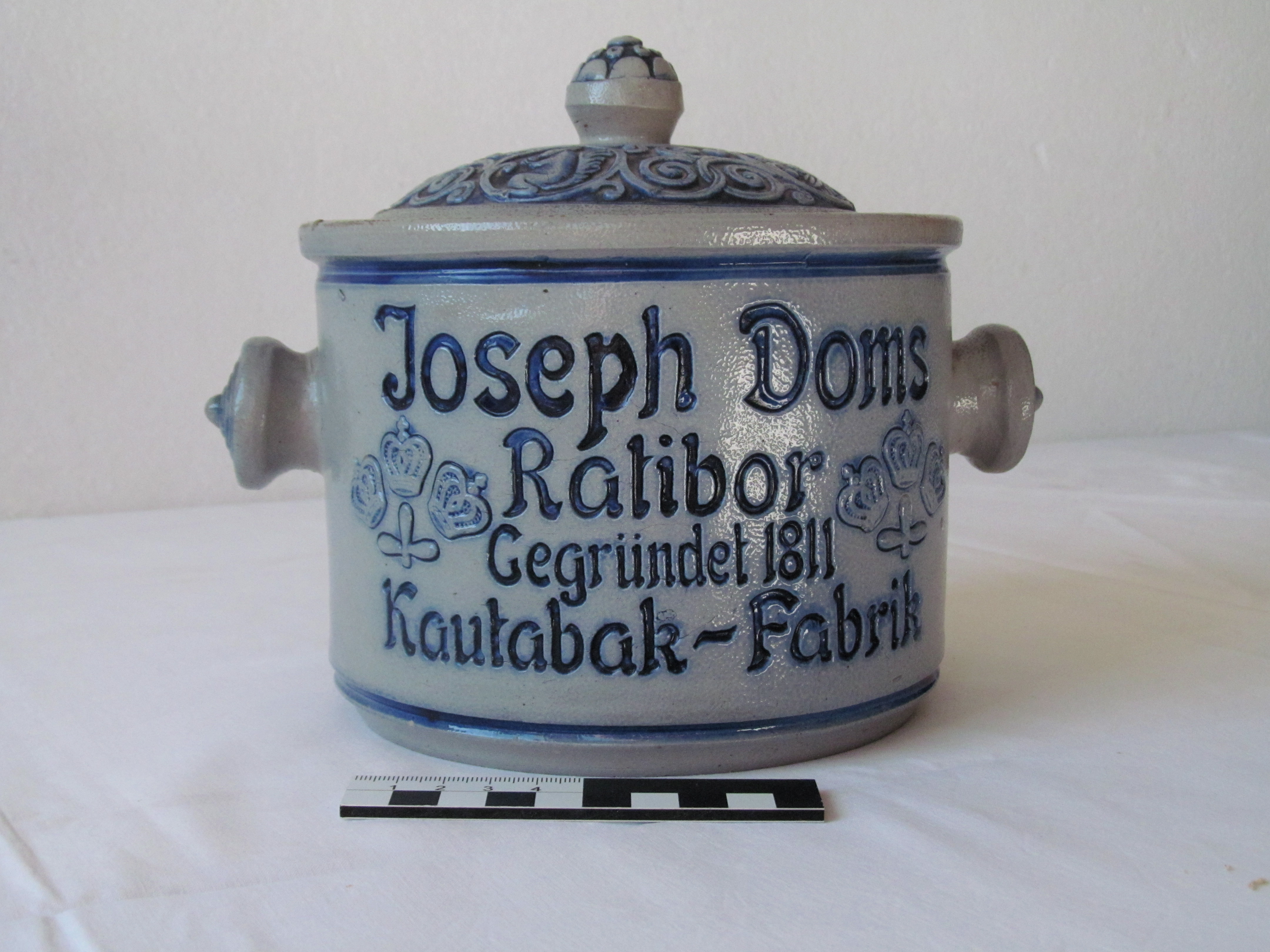 Keramiktopf mit Deckel für Kautabak (Haller ZeitRäume CC BY-NC-SA)
