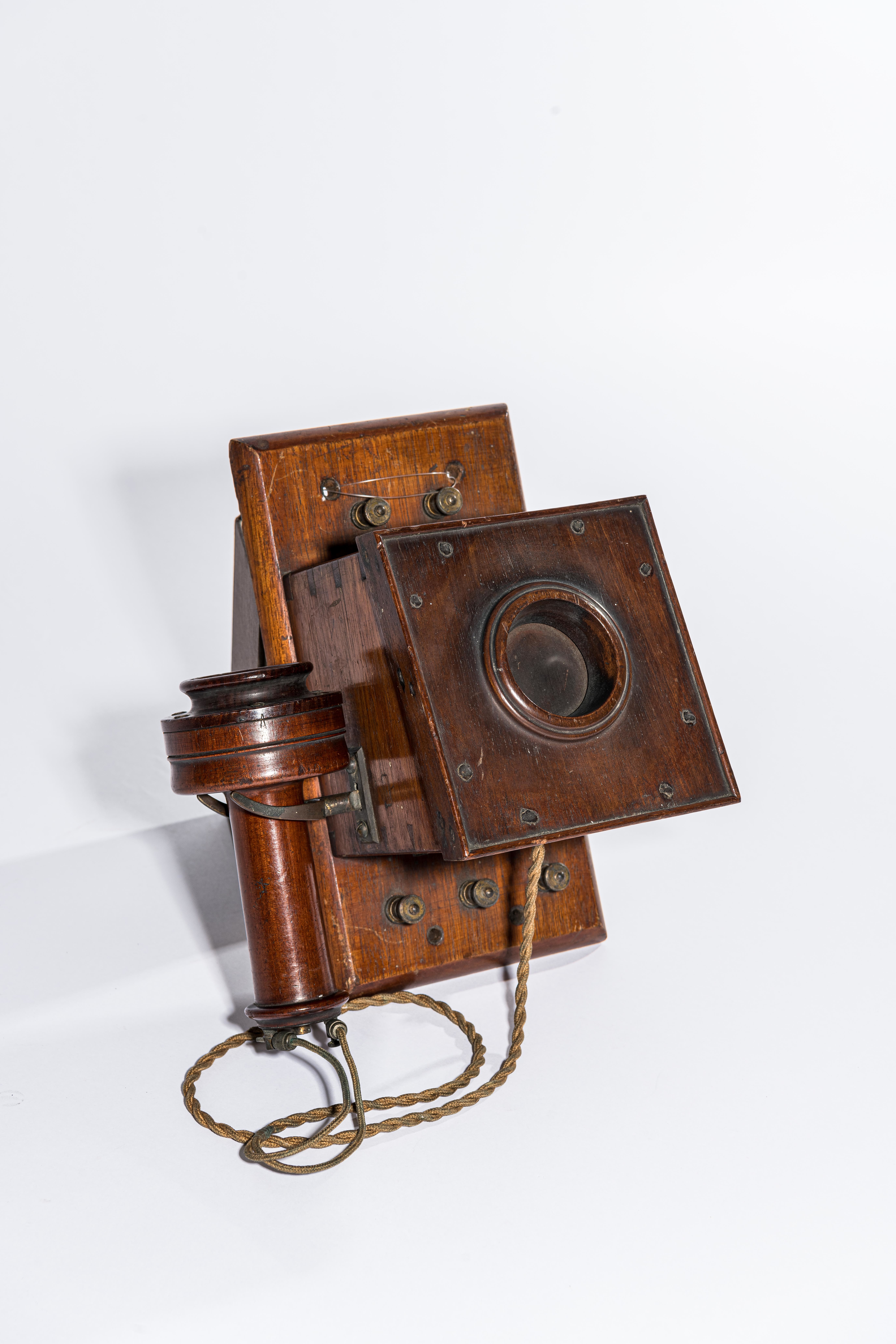 Wandtelefon (Heinz Nixdorf MuseumsForum CC BY-NC-SA)