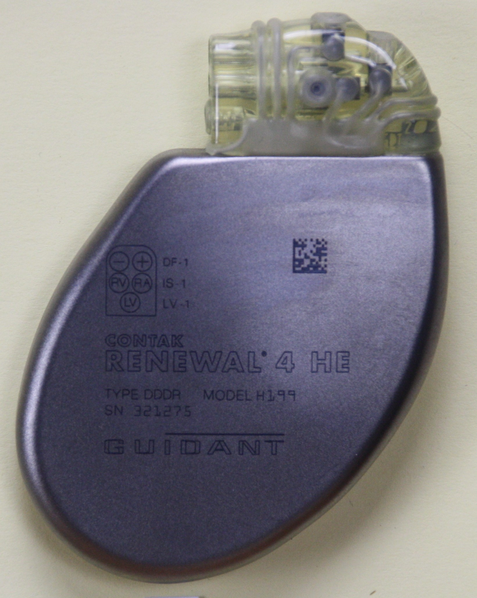 Herzschrittmacher-Defibrillator-Implantat Guidant Contak Renewal 4 HE (Krankenhausmuseum Bielefeld e.V. CC BY-NC-SA)