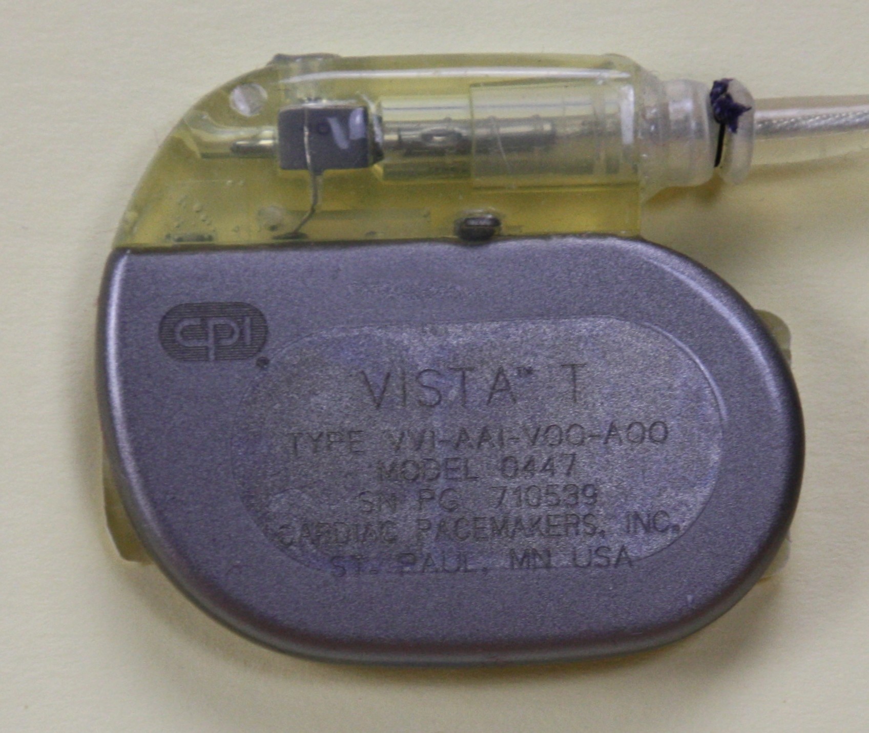 Herzschrittmacher-Implantat CPI, Vista T 0447 (Krankenhausmuseum Bielefeld e.V. CC BY-NC-SA)